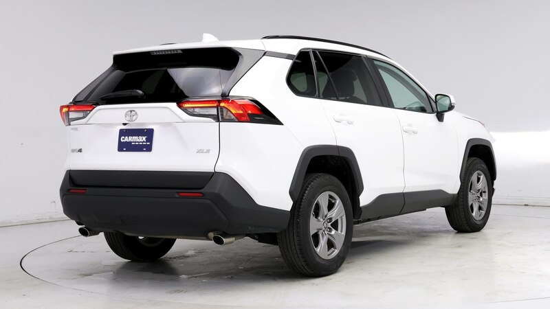 2024 Toyota RAV4 XLE 8