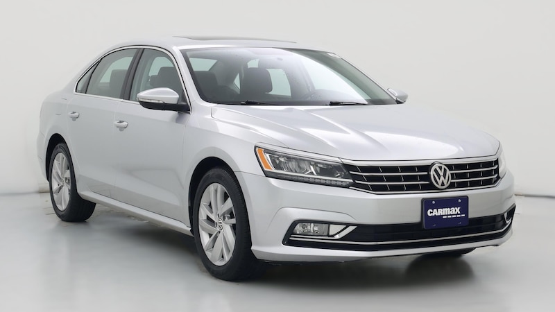 2018 Volkswagen Passat SE Hero Image