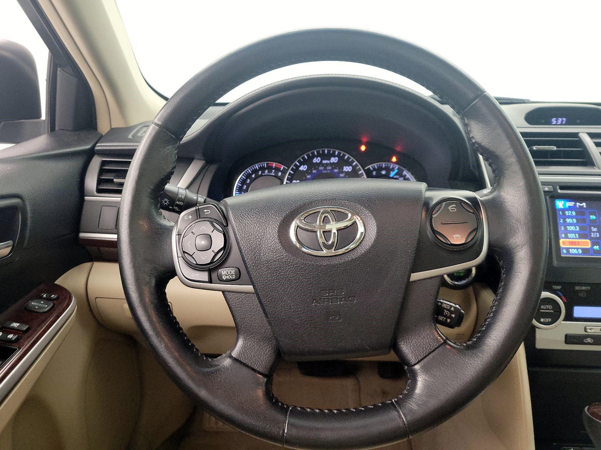 Thumbnail: 2013 Toyota Camry - 10