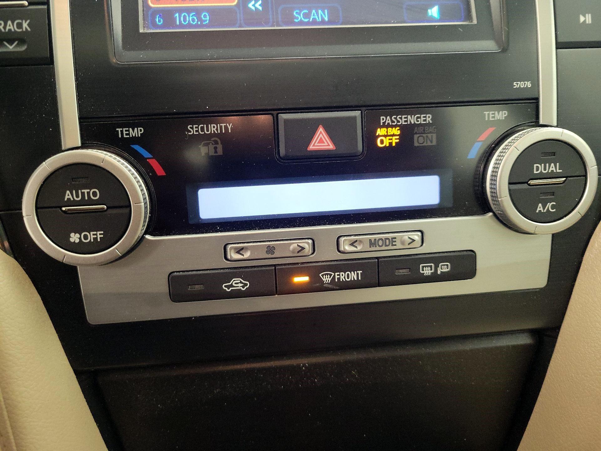 Thumbnail: 2013 Toyota Camry - 16