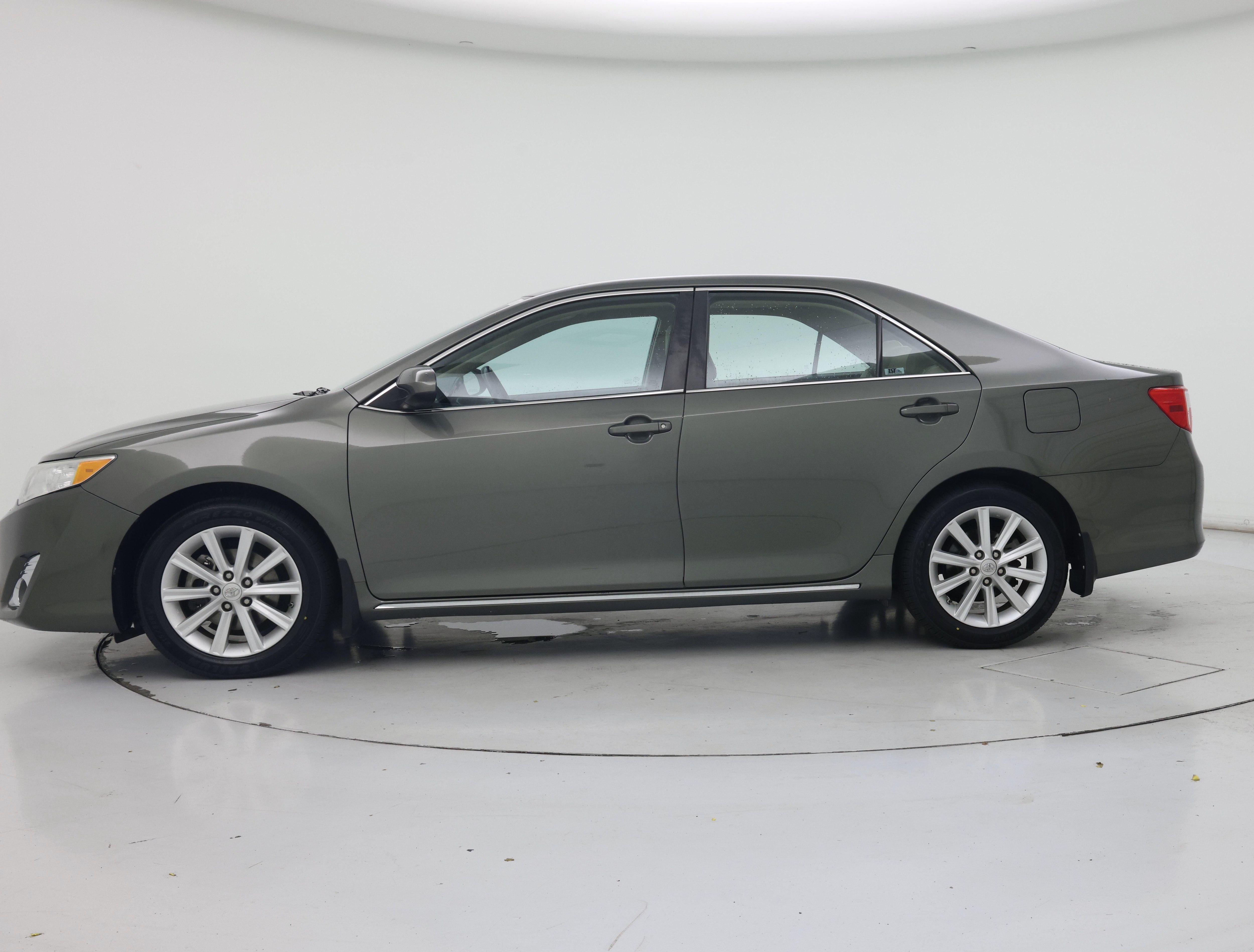 Thumbnail: 2013 Toyota Camry - 3