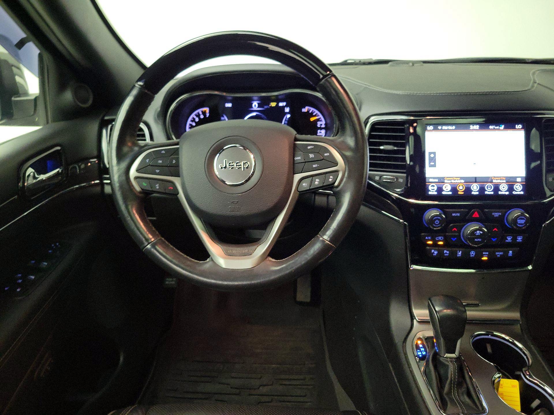 Thumbnail: 2020 Jeep Grand Cherokee - 10