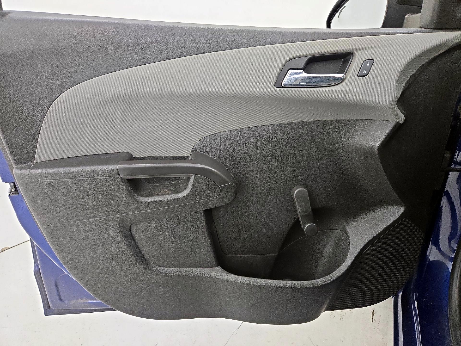 Thumbnail: 2014 Chevrolet Sonic - 12