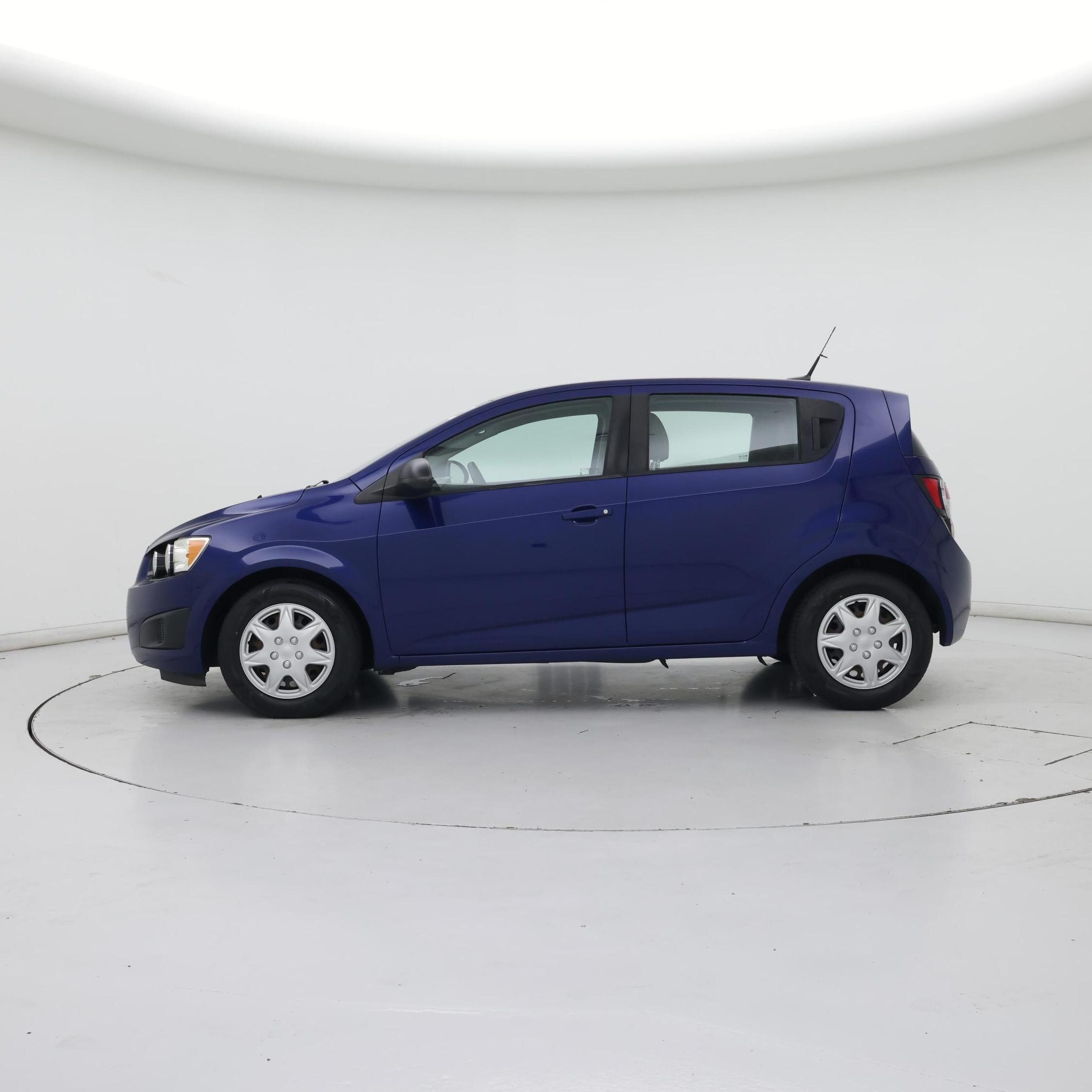 Thumbnail: 2014 Chevrolet Sonic - 3