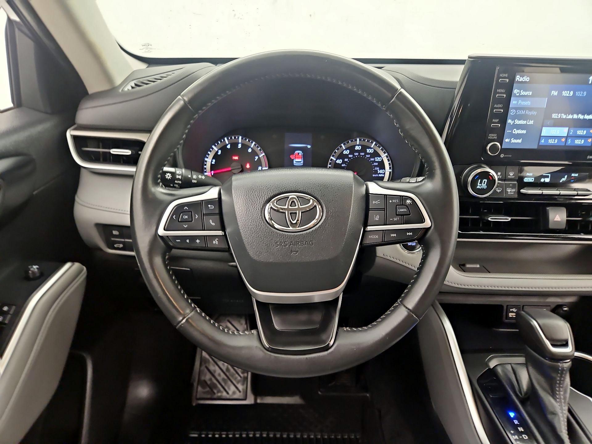 Thumbnail: 2022 Toyota Highlander - 10