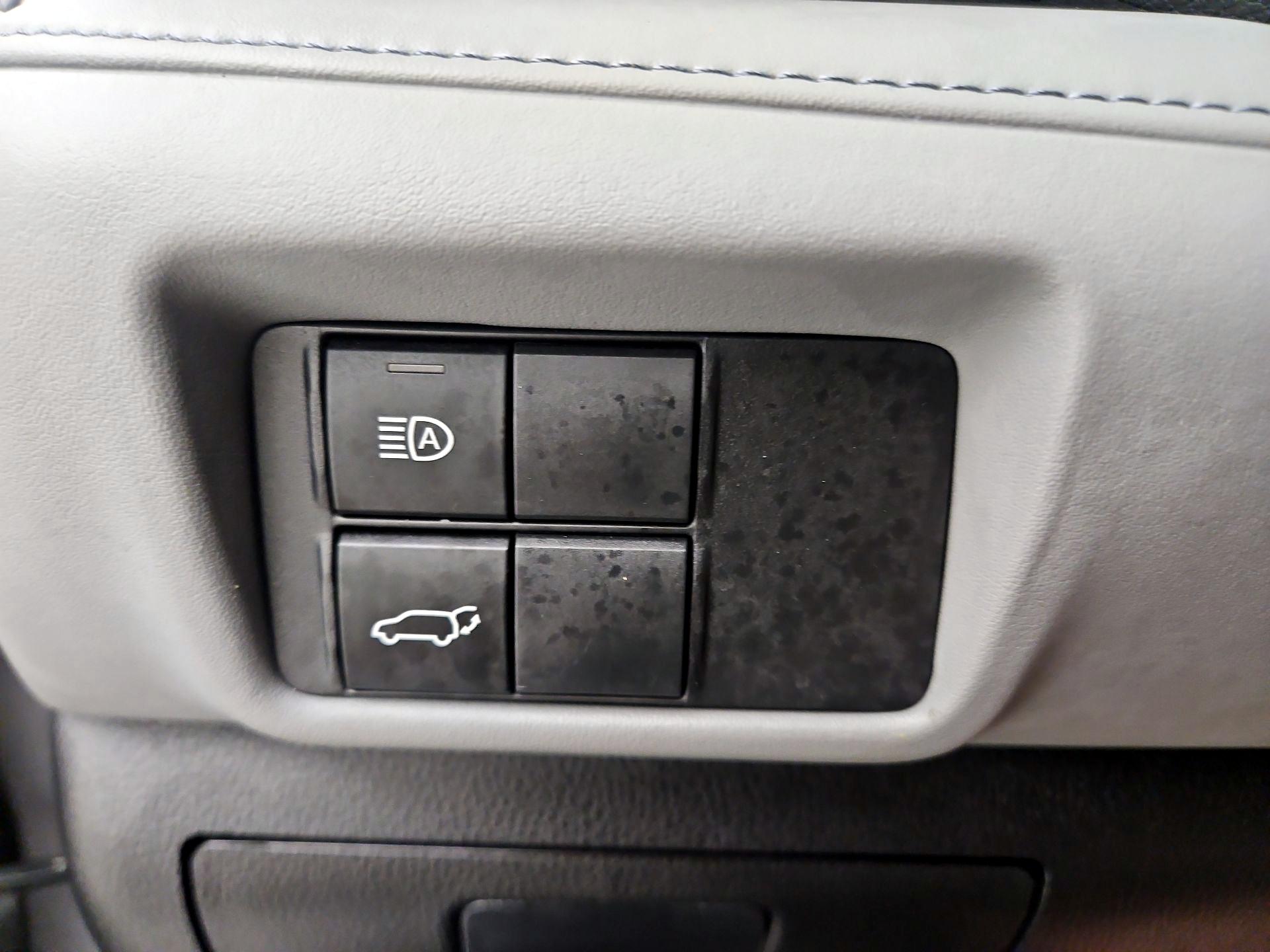 Thumbnail: 2022 Toyota Highlander - 13