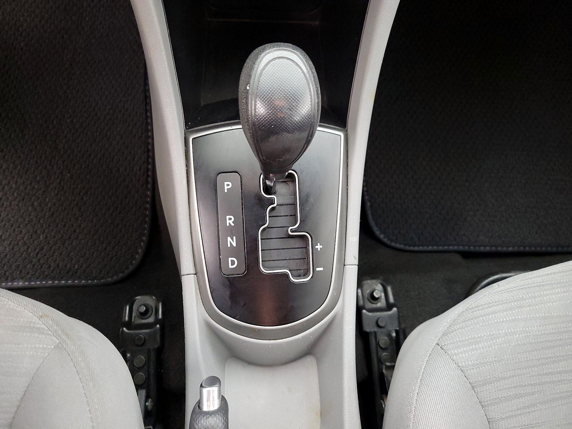 Thumbnail: 2016 Hyundai Accent - 16