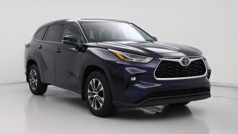 2022 Toyota Highlander XLE Hero Image