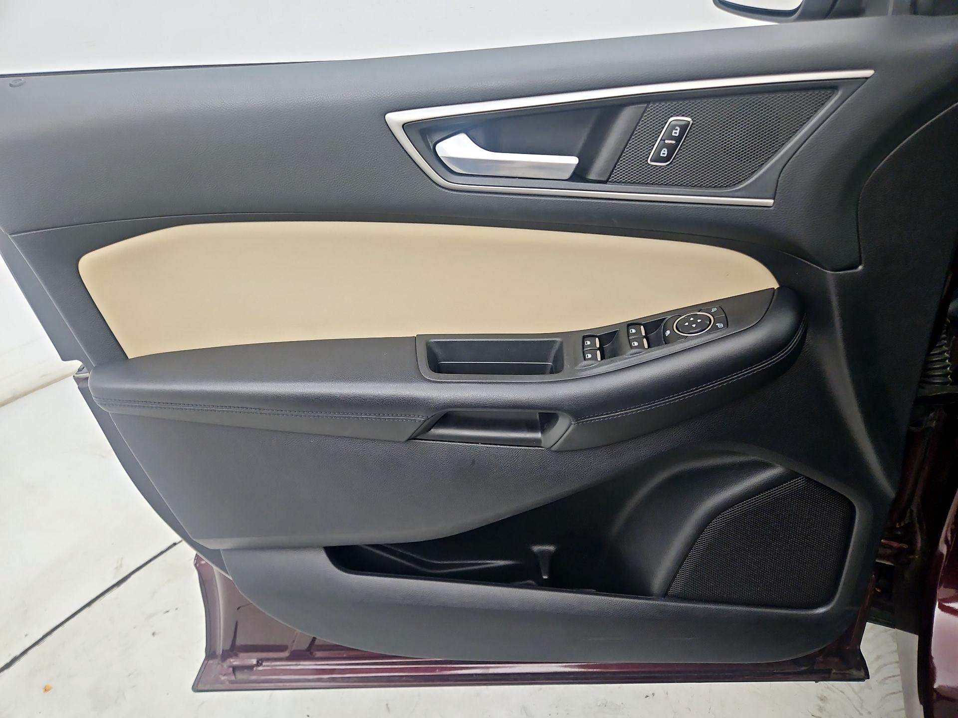 Thumbnail: 2022 Ford Edge - 12