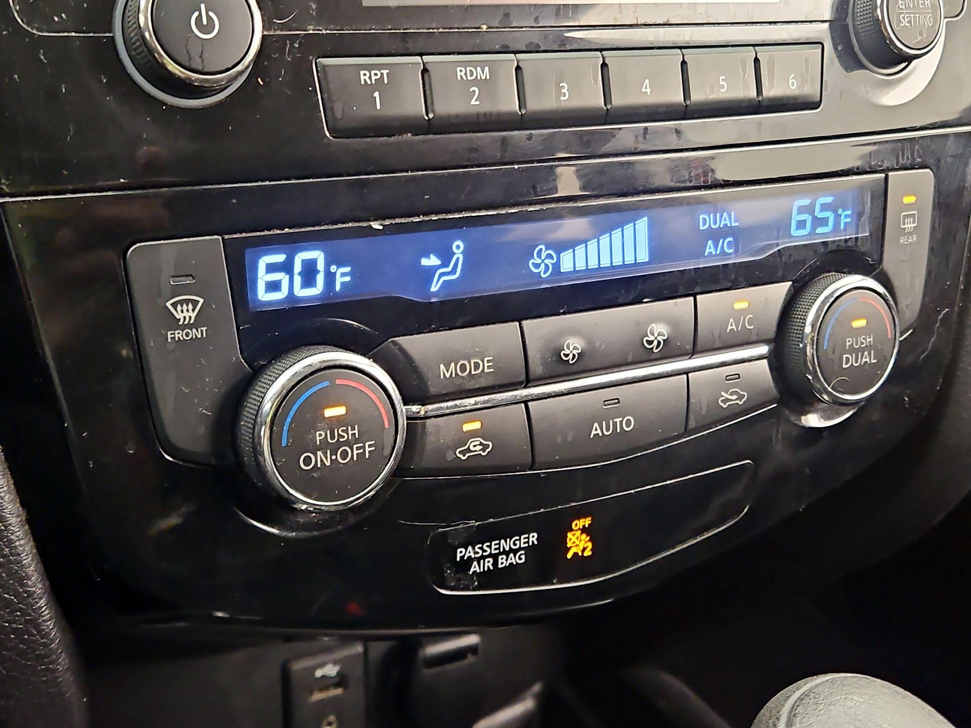 Thumbnail: 2014 Nissan Rogue - 16