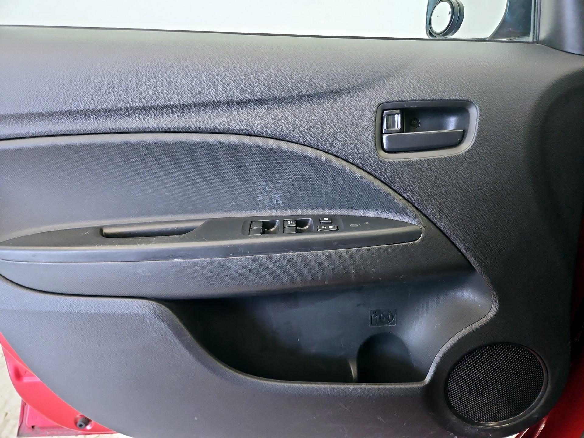 Thumbnail: 2019 Mitsubishi Mirage - 12