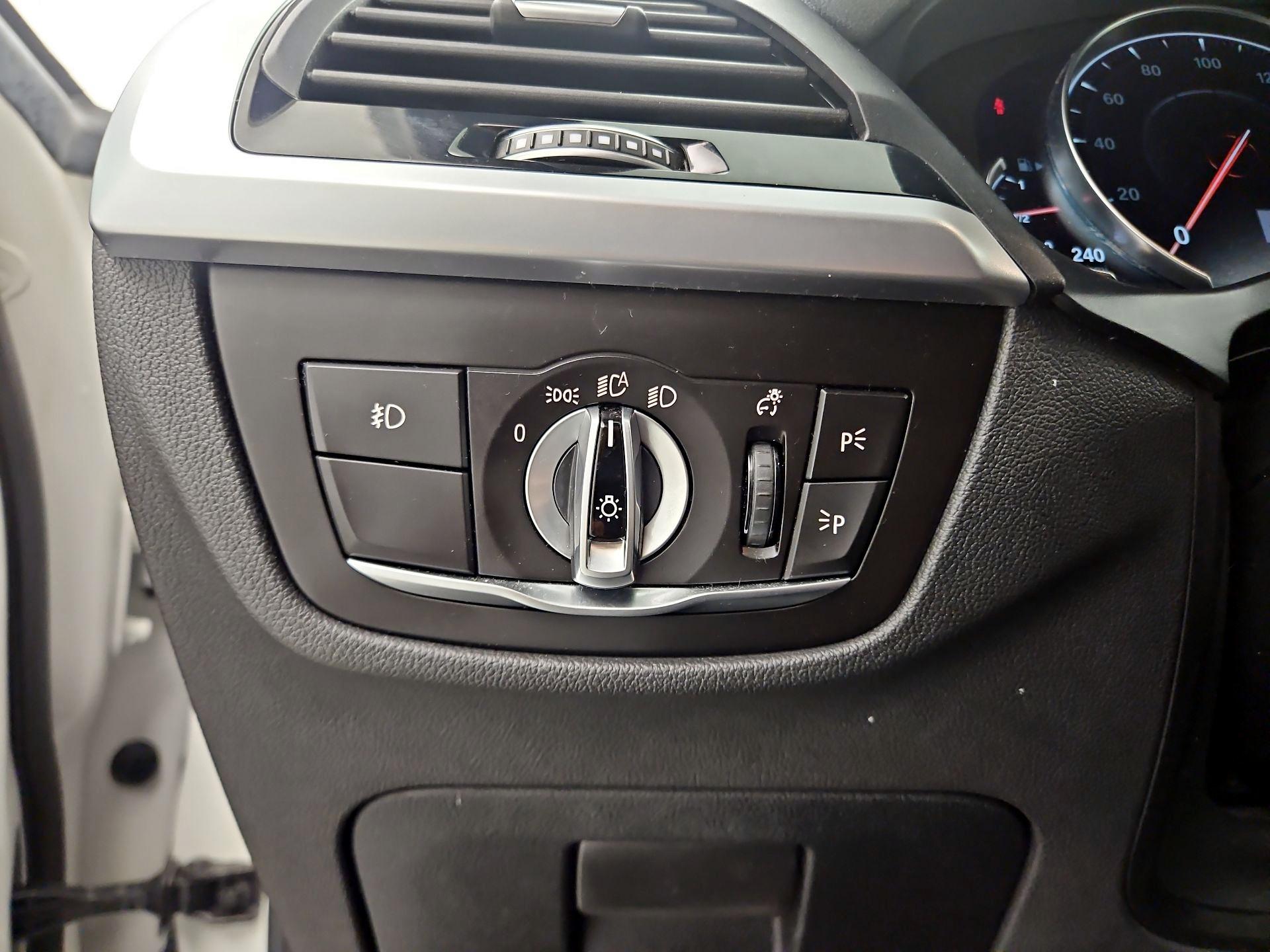 Thumbnail: 2019 BMW X4 - 13