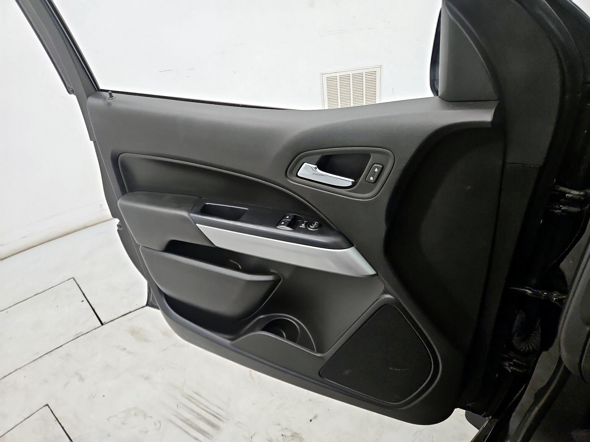 Thumbnail: 2019 Chevrolet Colorado - 12