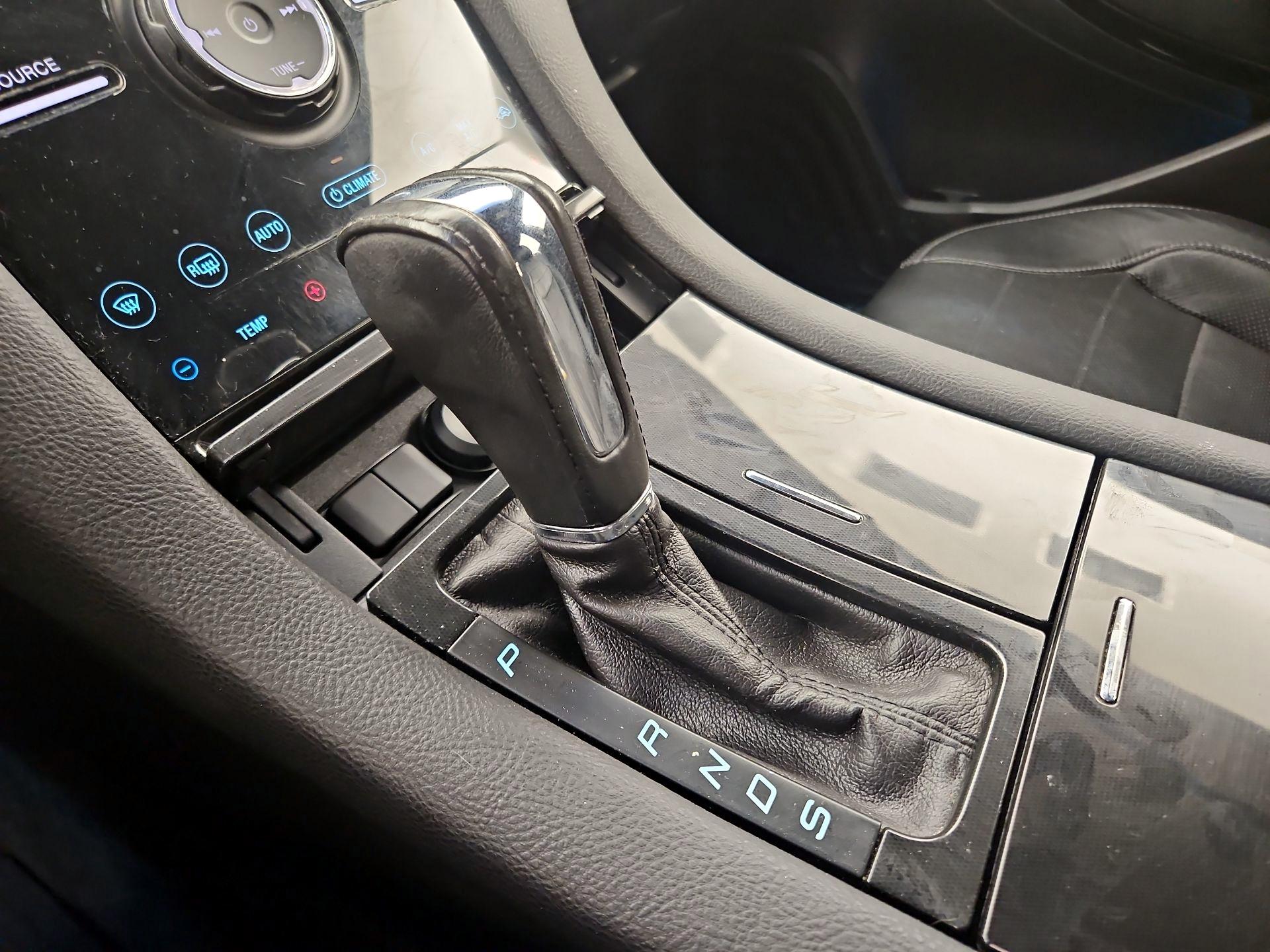 Thumbnail: 2015 Ford Taurus - 17