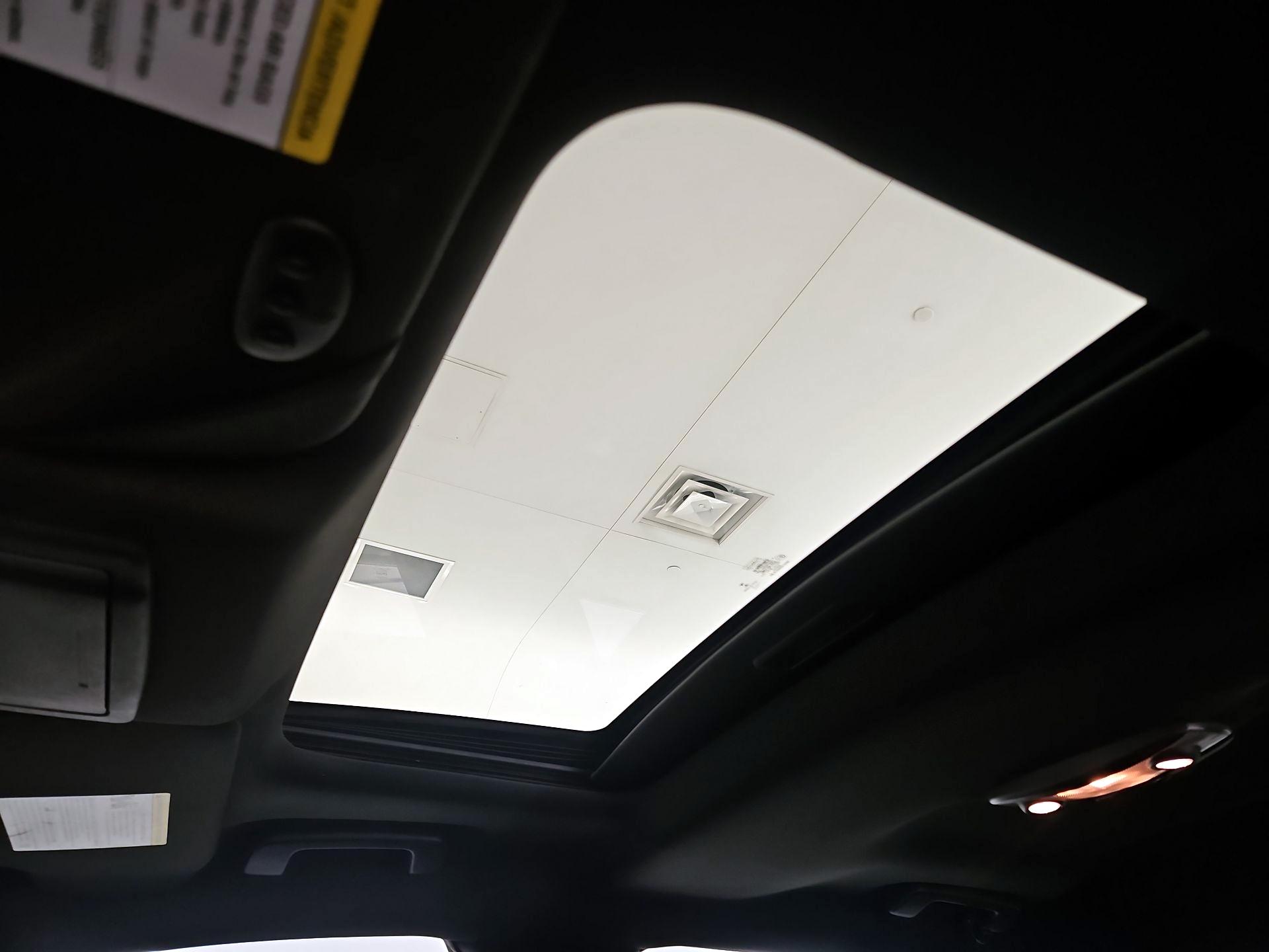 Thumbnail: 2015 Ford Taurus - 19