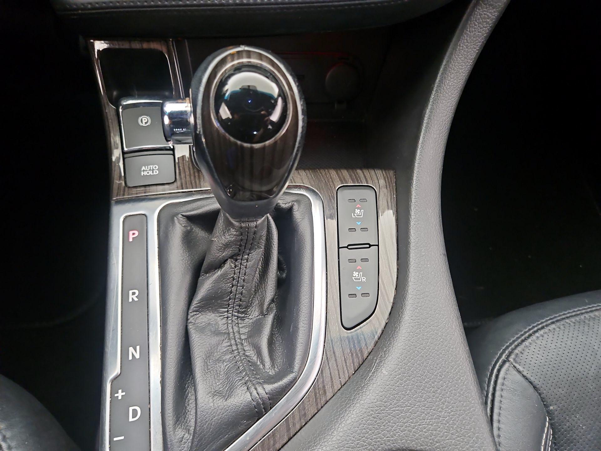 Thumbnail: 2013 Kia Optima - 18