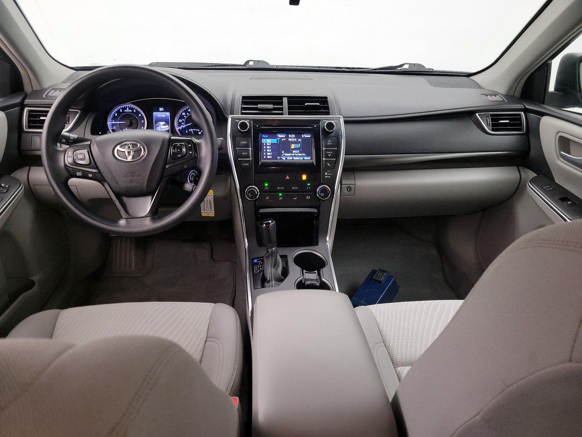 Thumbnail: 2015 Toyota Camry - 9