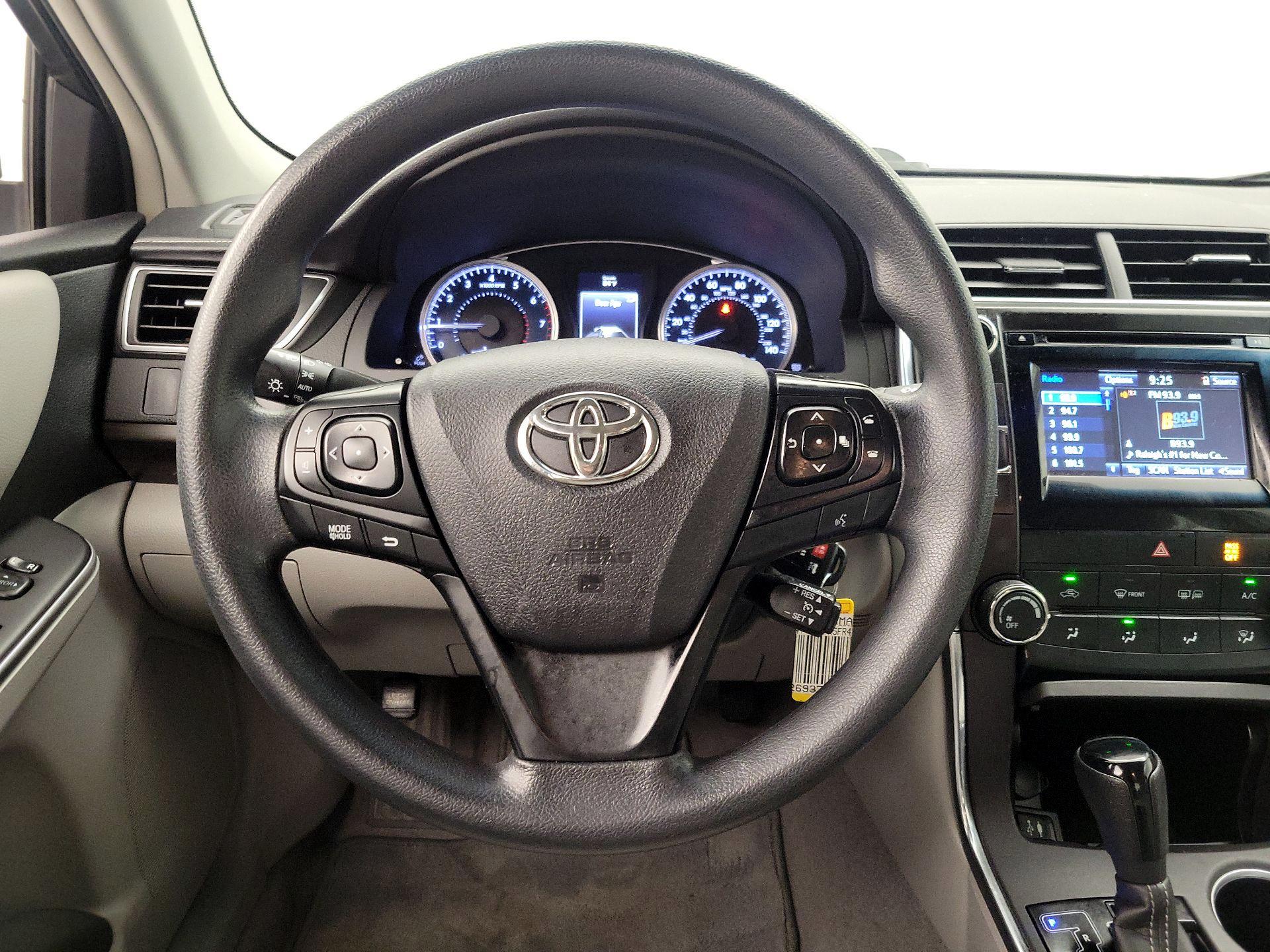 Thumbnail: 2015 Toyota Camry - 10