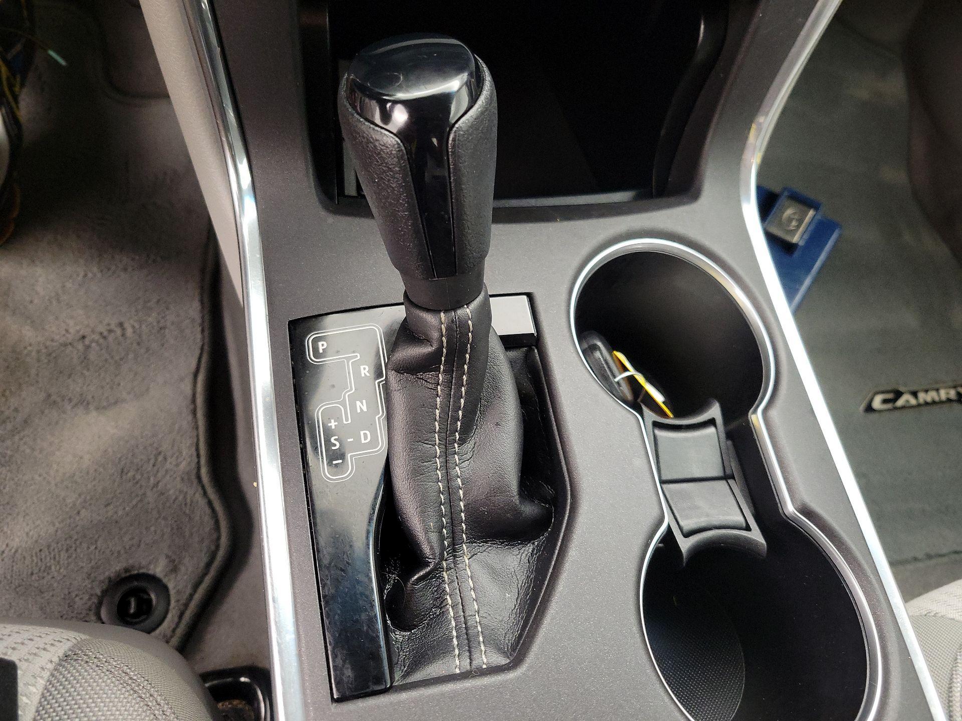 Thumbnail: 2015 Toyota Camry - 17