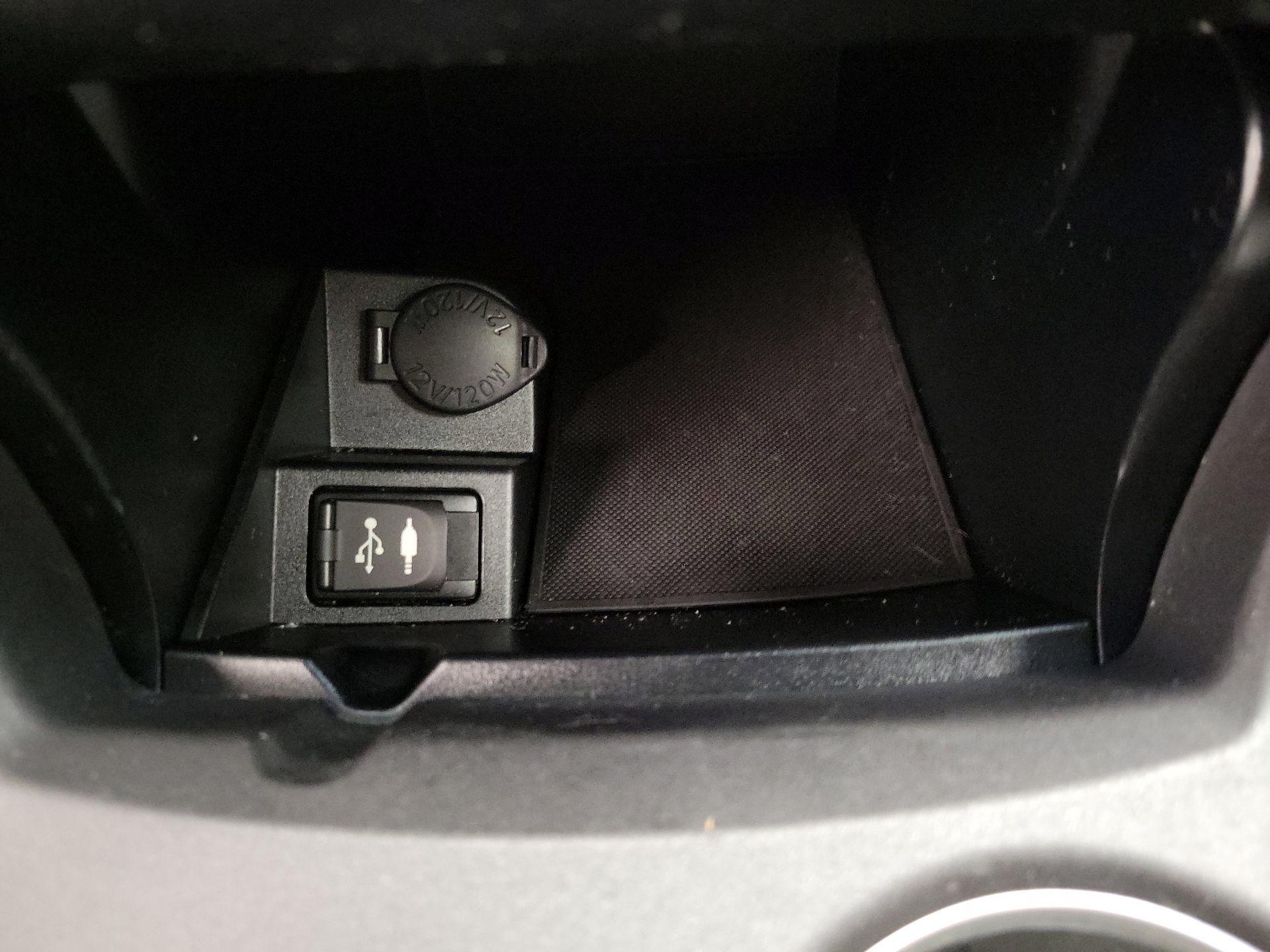 Thumbnail: 2015 Toyota Camry - 18