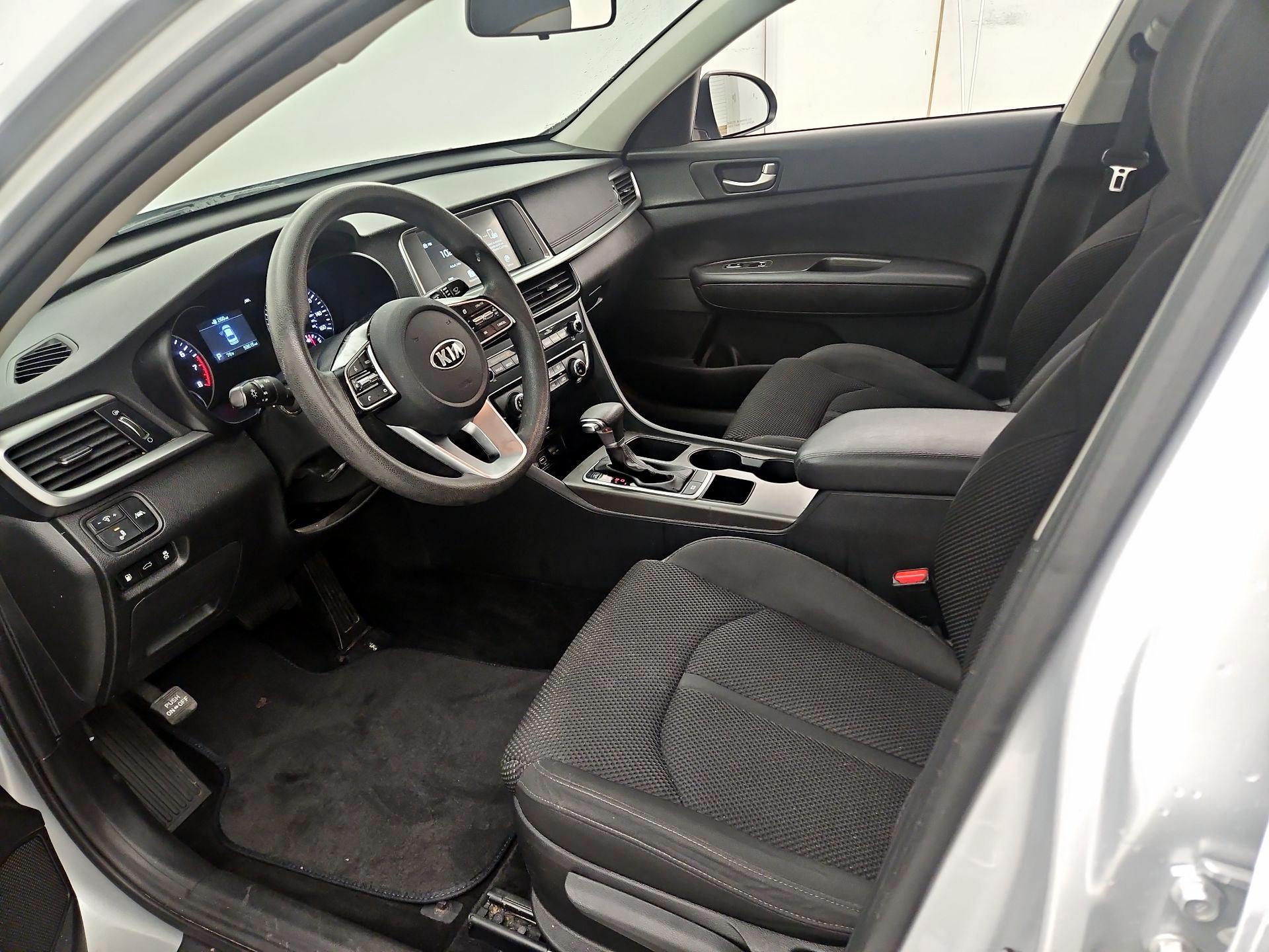 Thumbnail: 2020 Kia Optima - 11