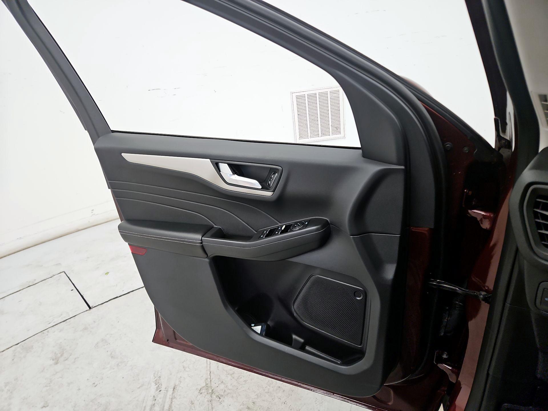 Thumbnail: 2021 Ford Escape - 12