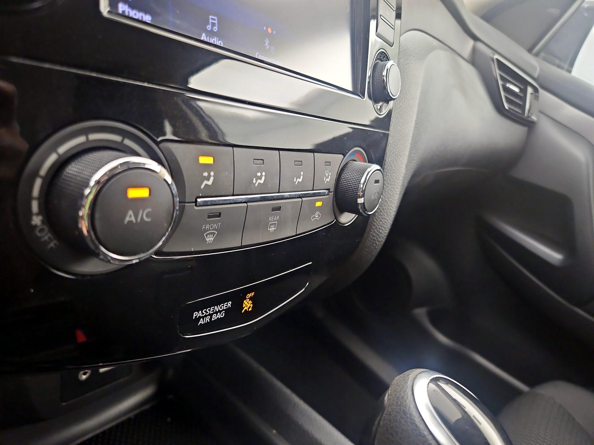 Thumbnail: 2021 Nissan Rogue Sport - 16