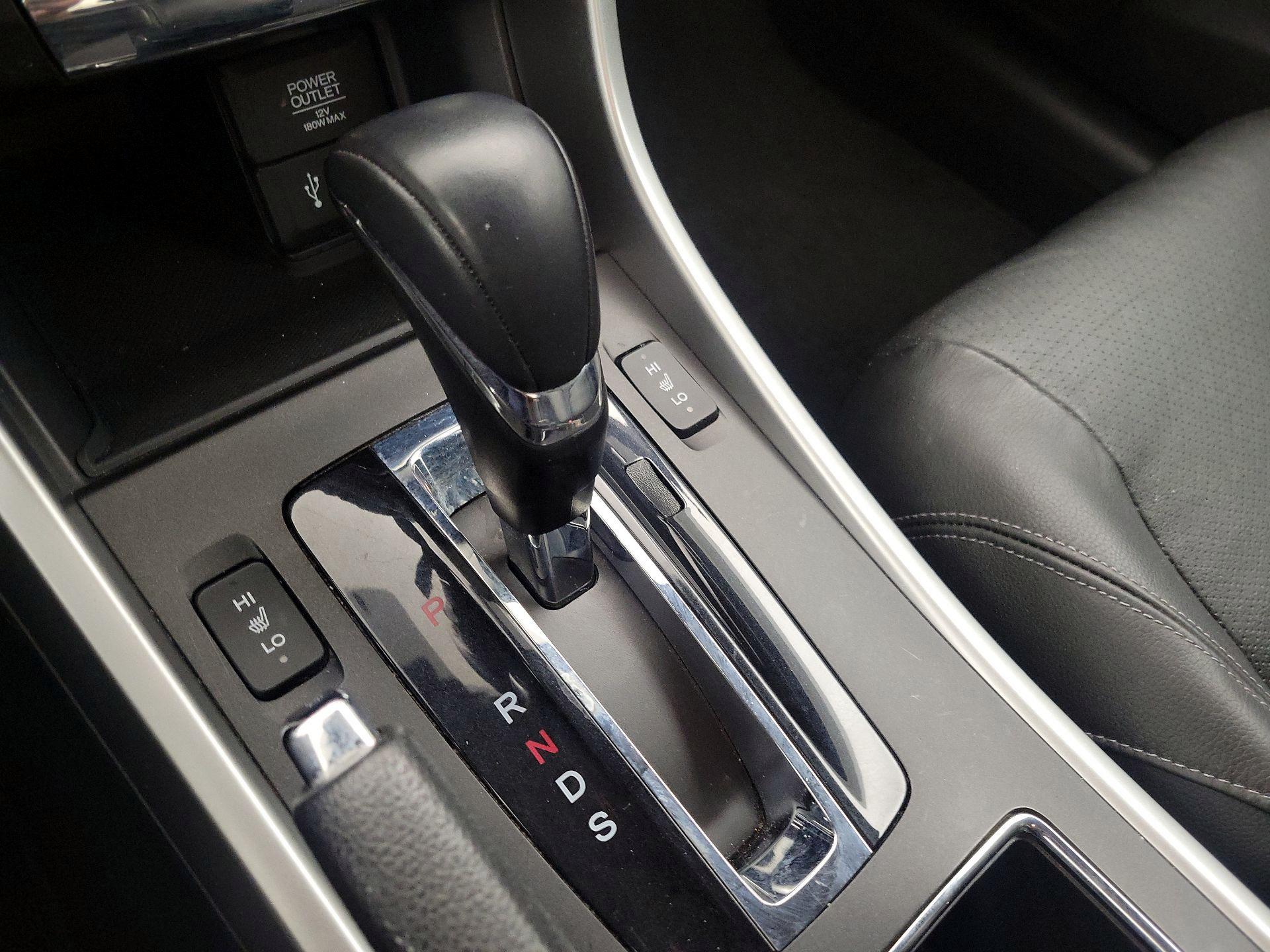 Thumbnail: 2015 Honda Accord - 17