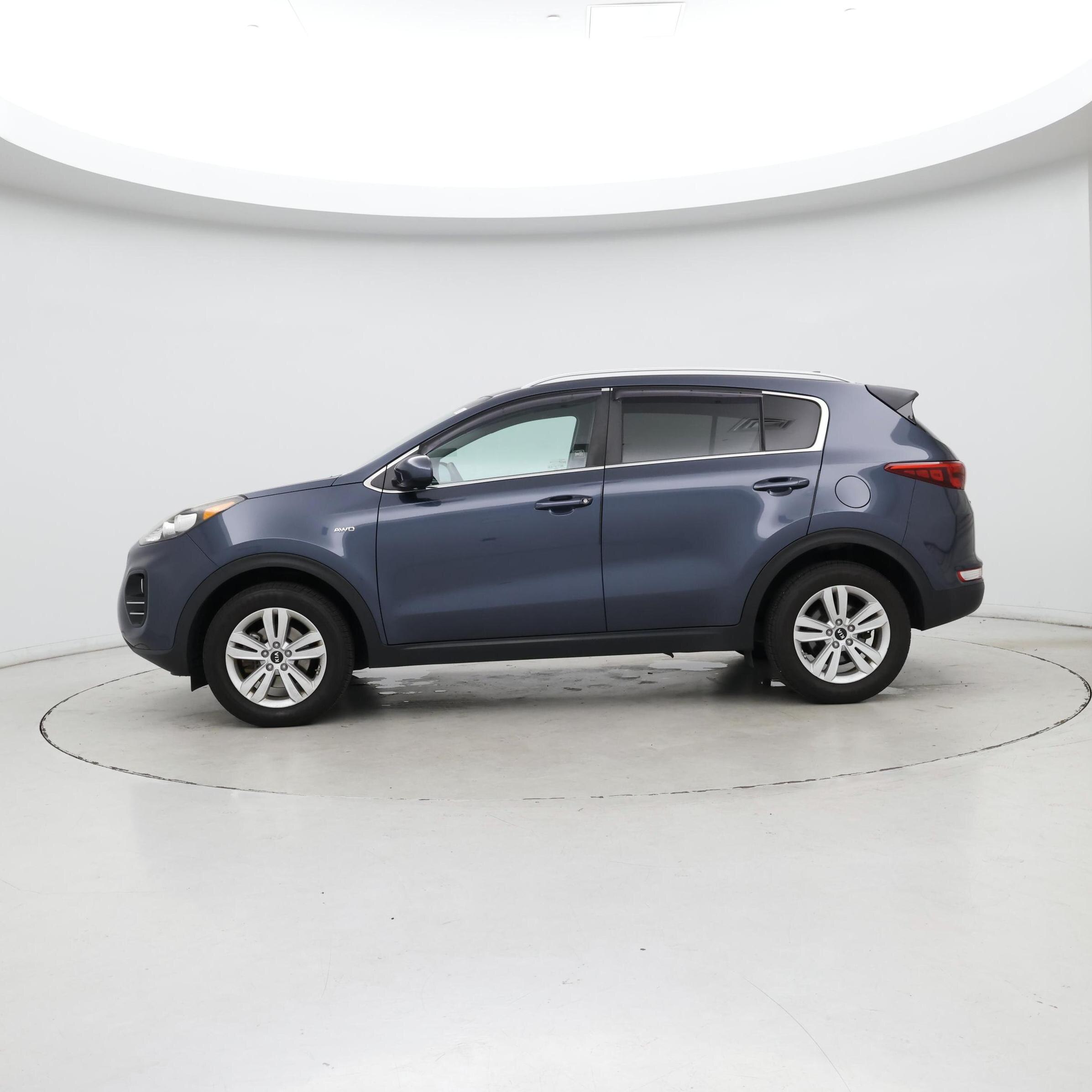 Thumbnail: 2017 Kia Sportage - 3