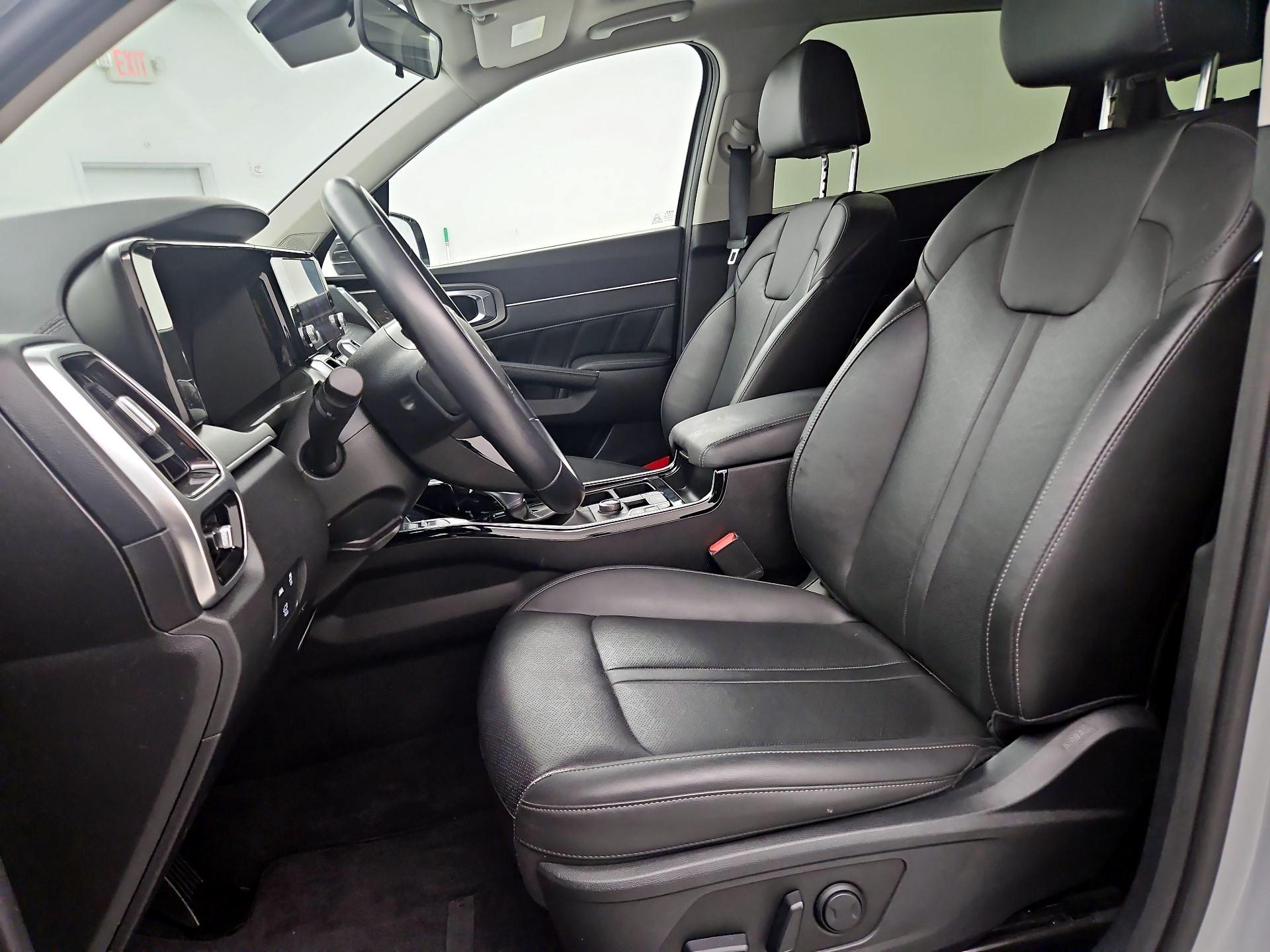 Thumbnail: 2022 Kia Sorento - 11