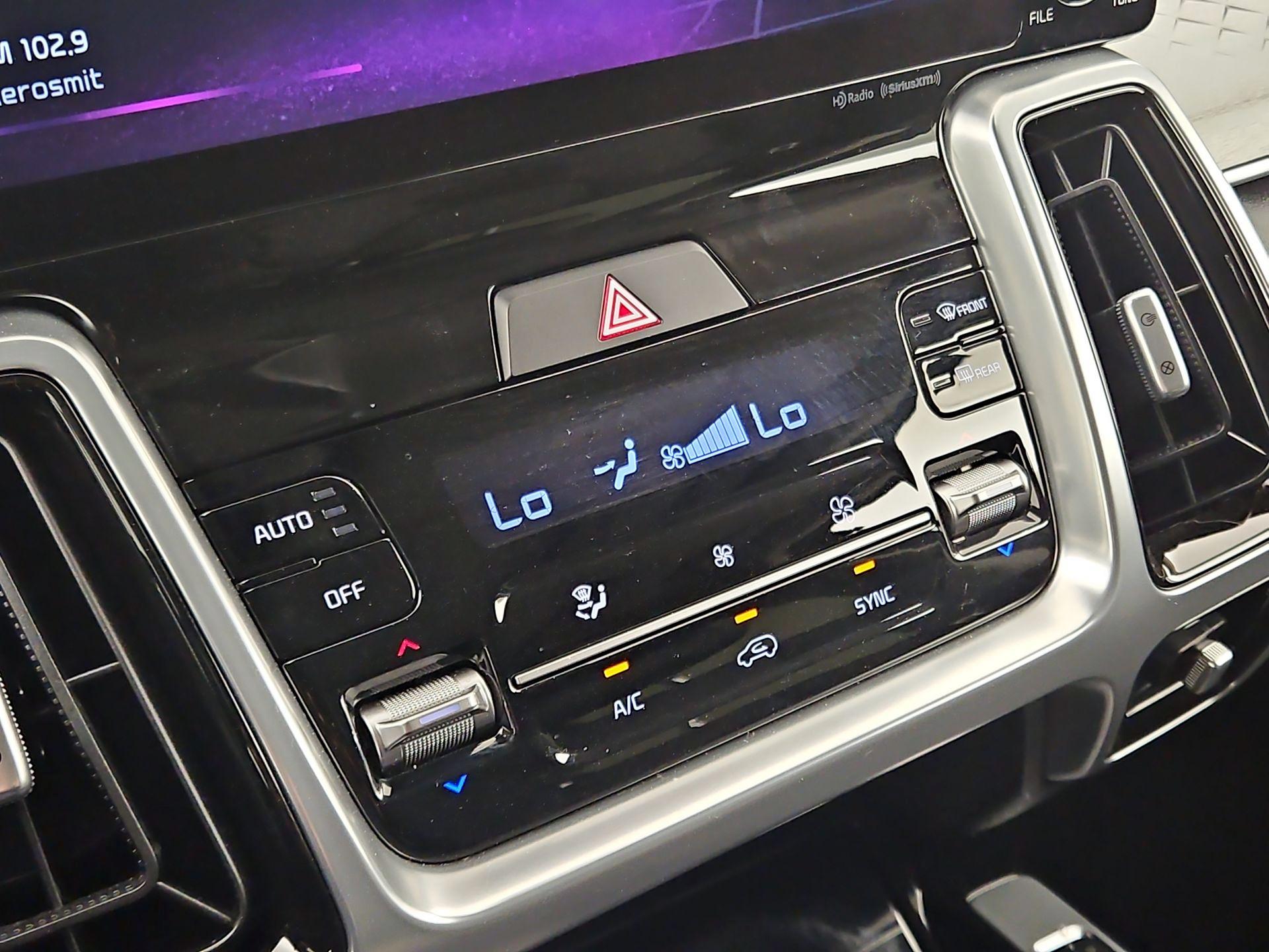 Thumbnail: 2022 Kia Sorento - 17