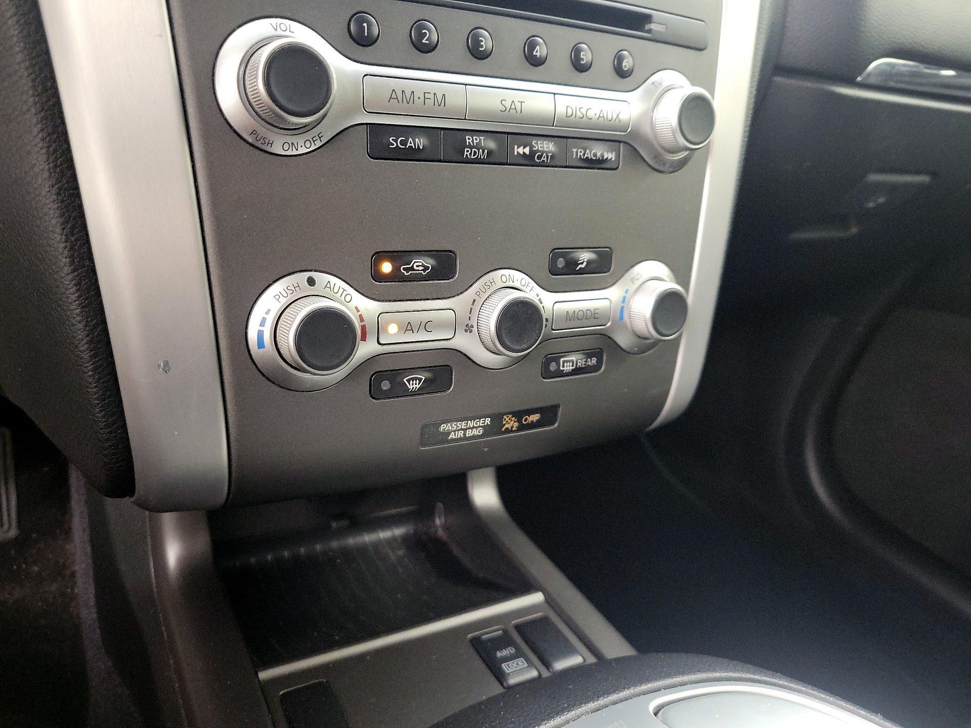 Thumbnail: 2013 Nissan Murano - 17