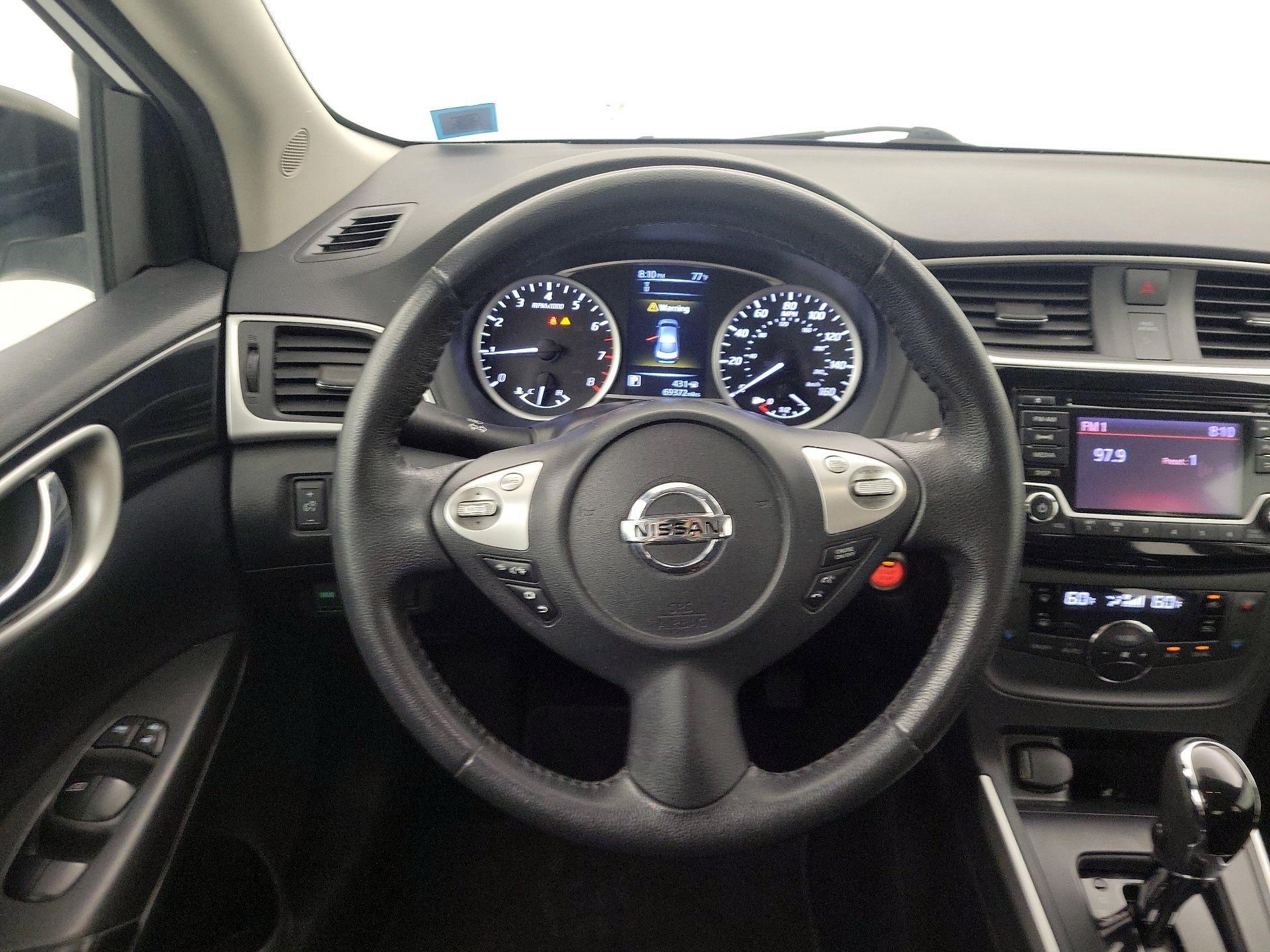 Thumbnail: 2018 Nissan Sentra - 10
