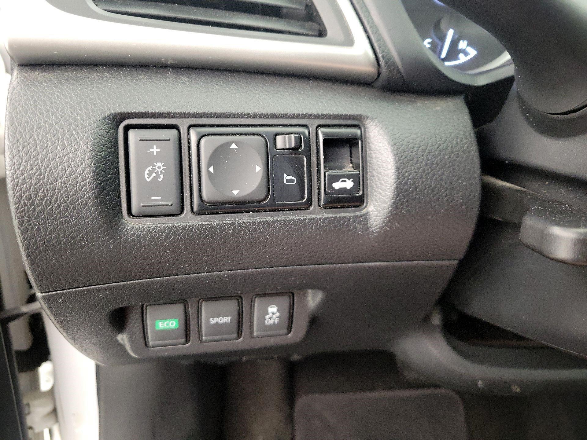 Thumbnail: 2018 Nissan Sentra - 13