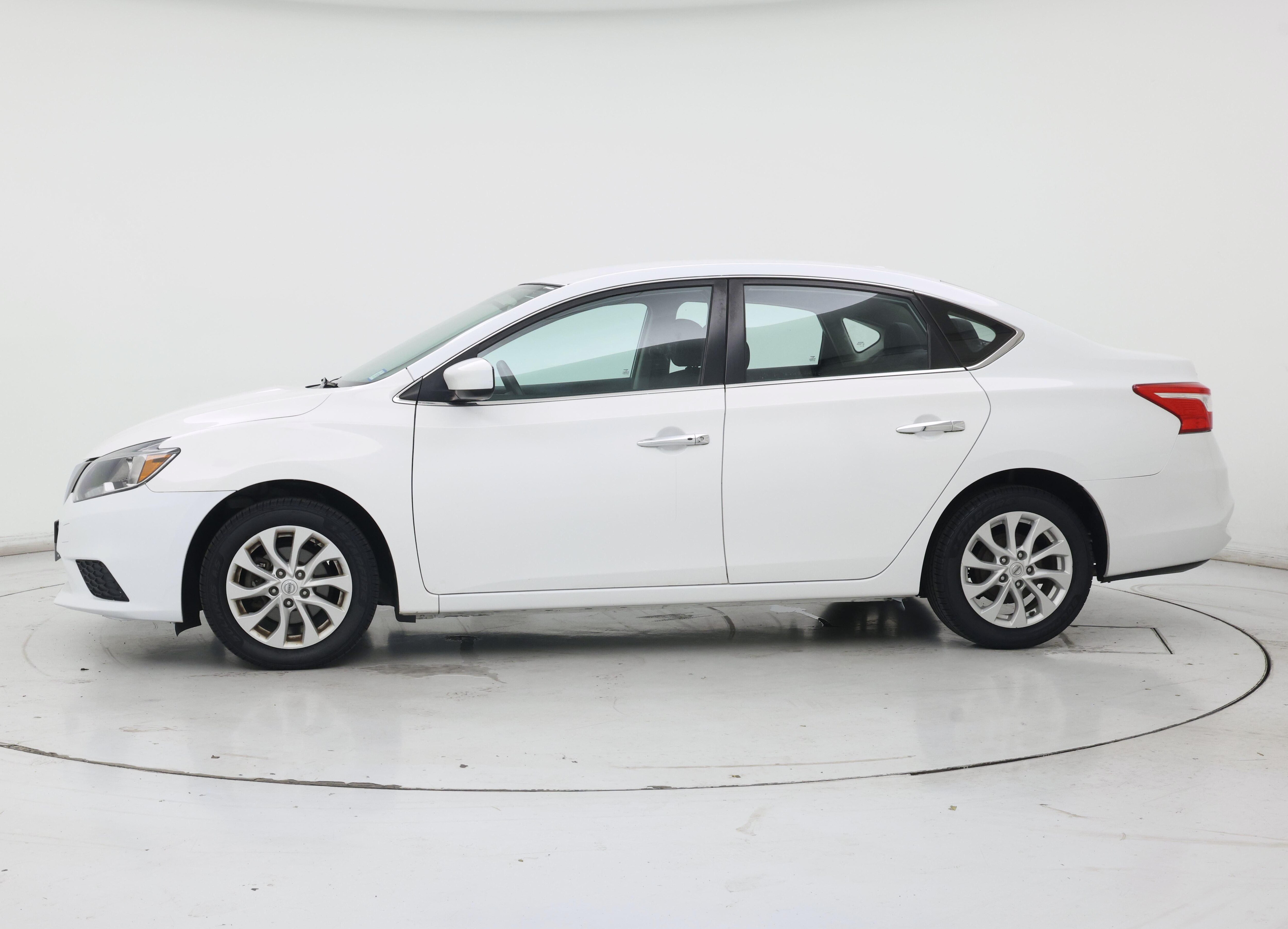 Thumbnail: 2018 Nissan Sentra - 3