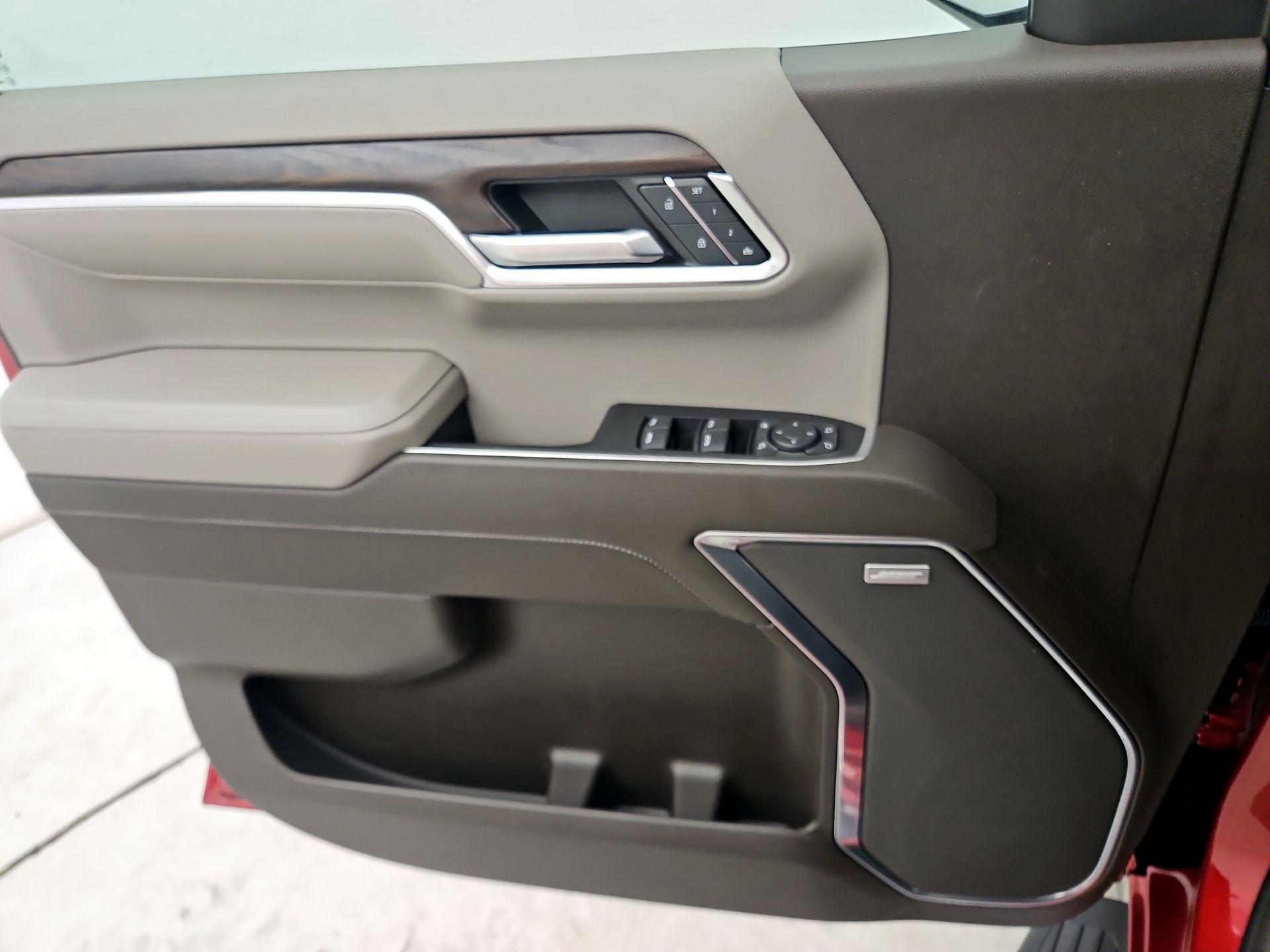 Thumbnail: 2023 GMC Sierra 1500 - 12