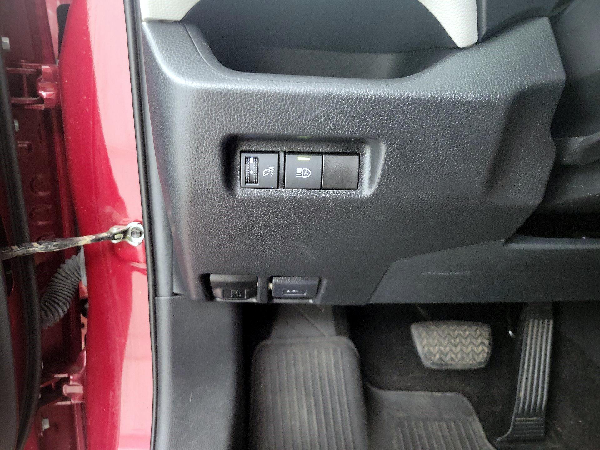 Thumbnail: 2021 Toyota RAV4 - 13