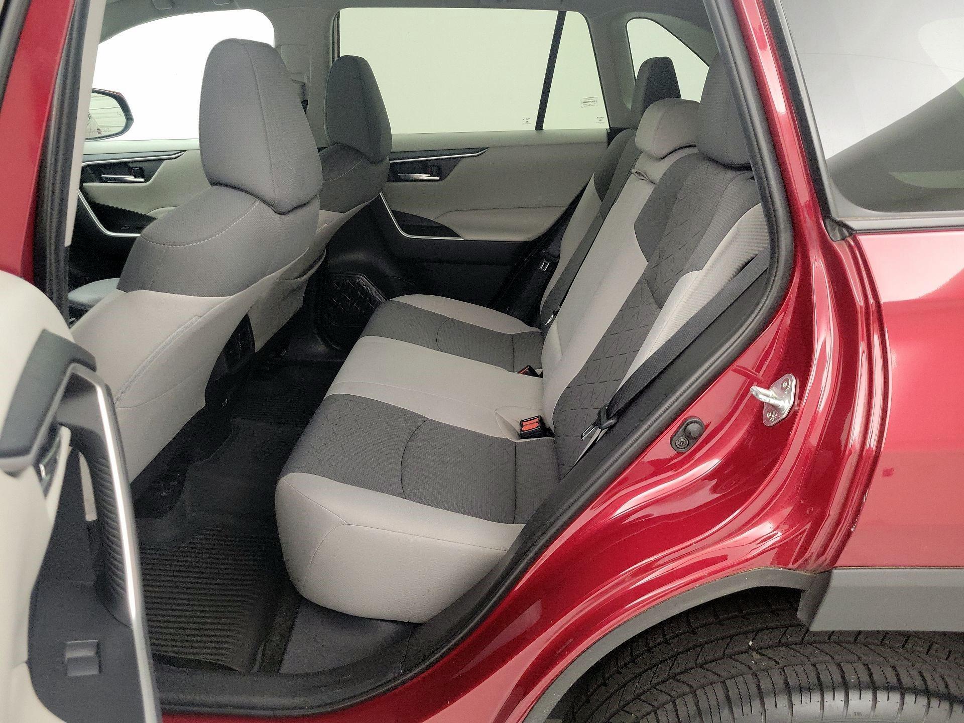 Thumbnail: 2021 Toyota RAV4 - 19
