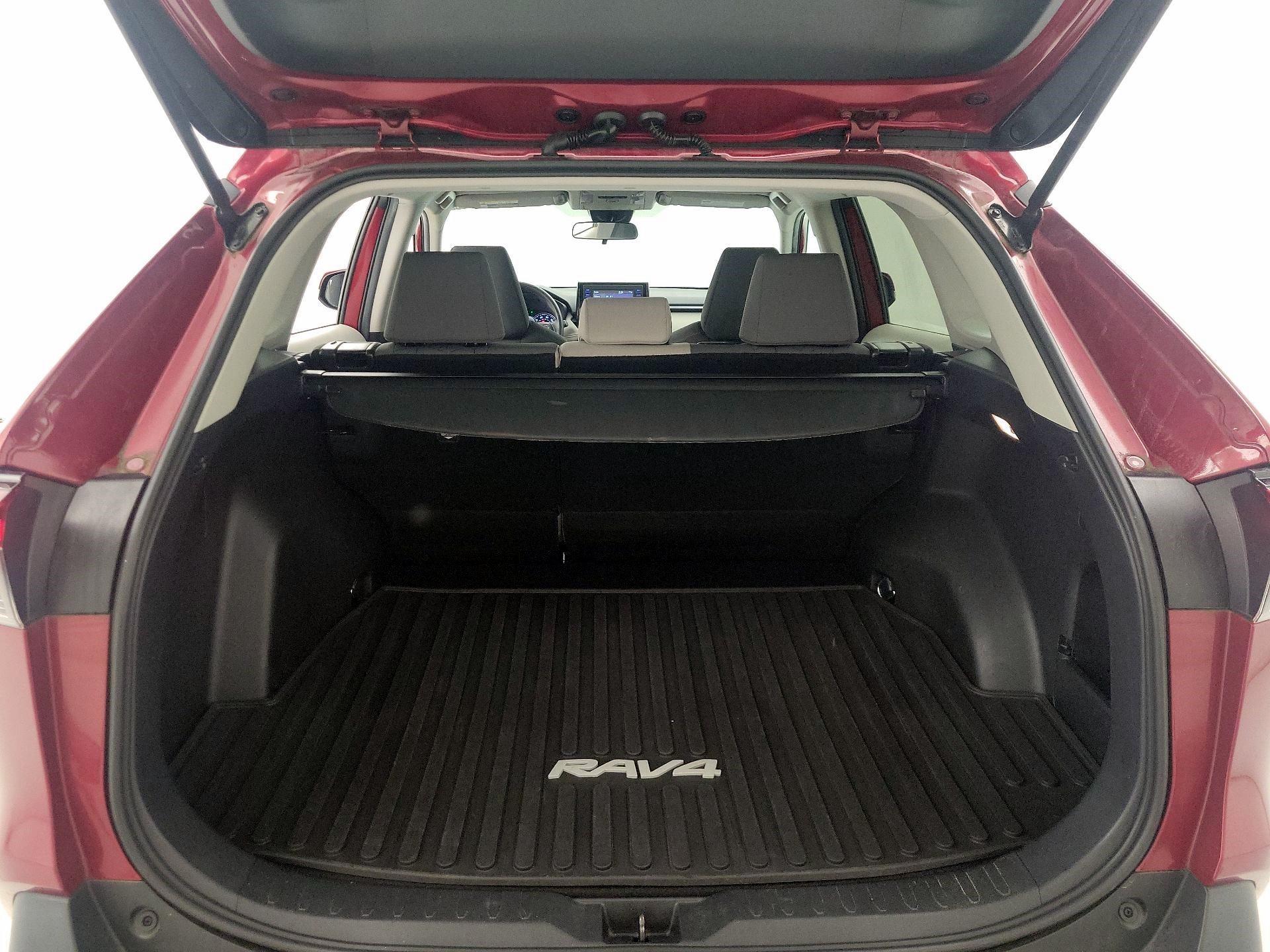 Thumbnail: 2021 Toyota RAV4 - 20