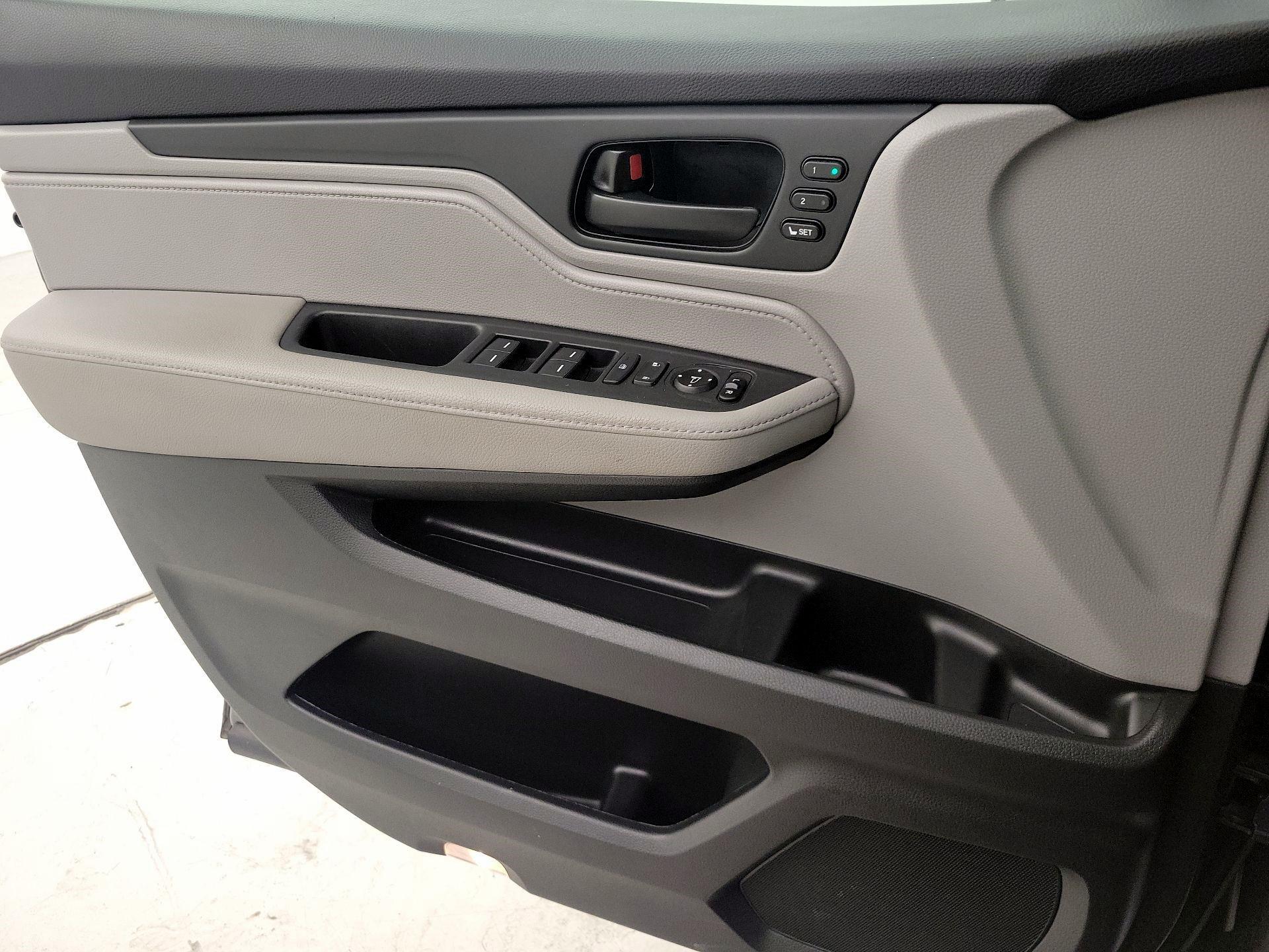 Thumbnail: 2020 Honda Odyssey - 12