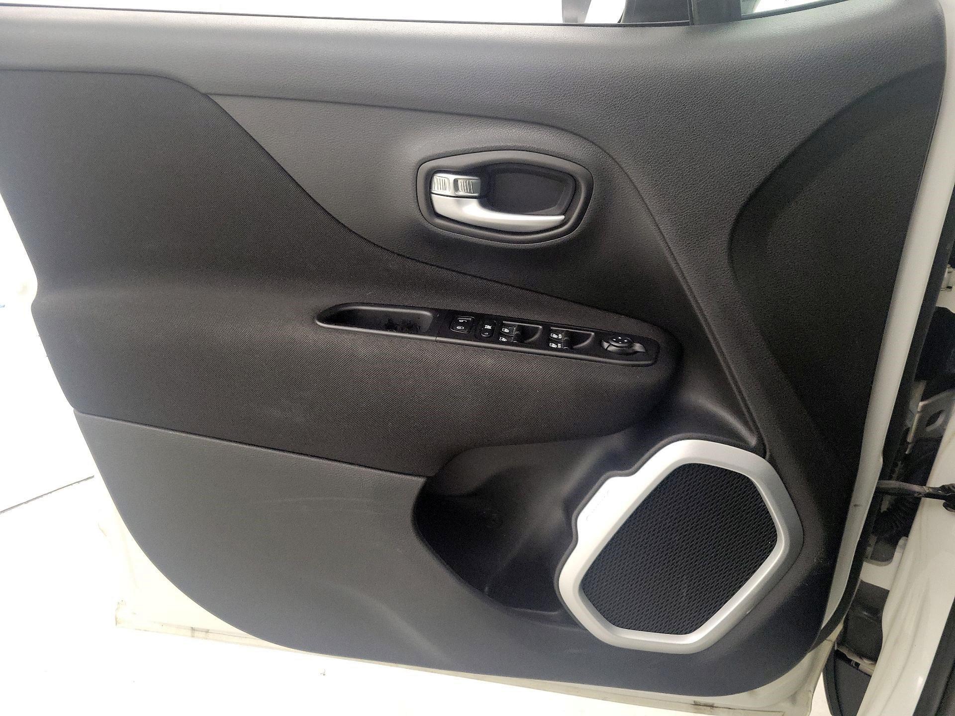 Thumbnail: 2020 Jeep Renegade - 12