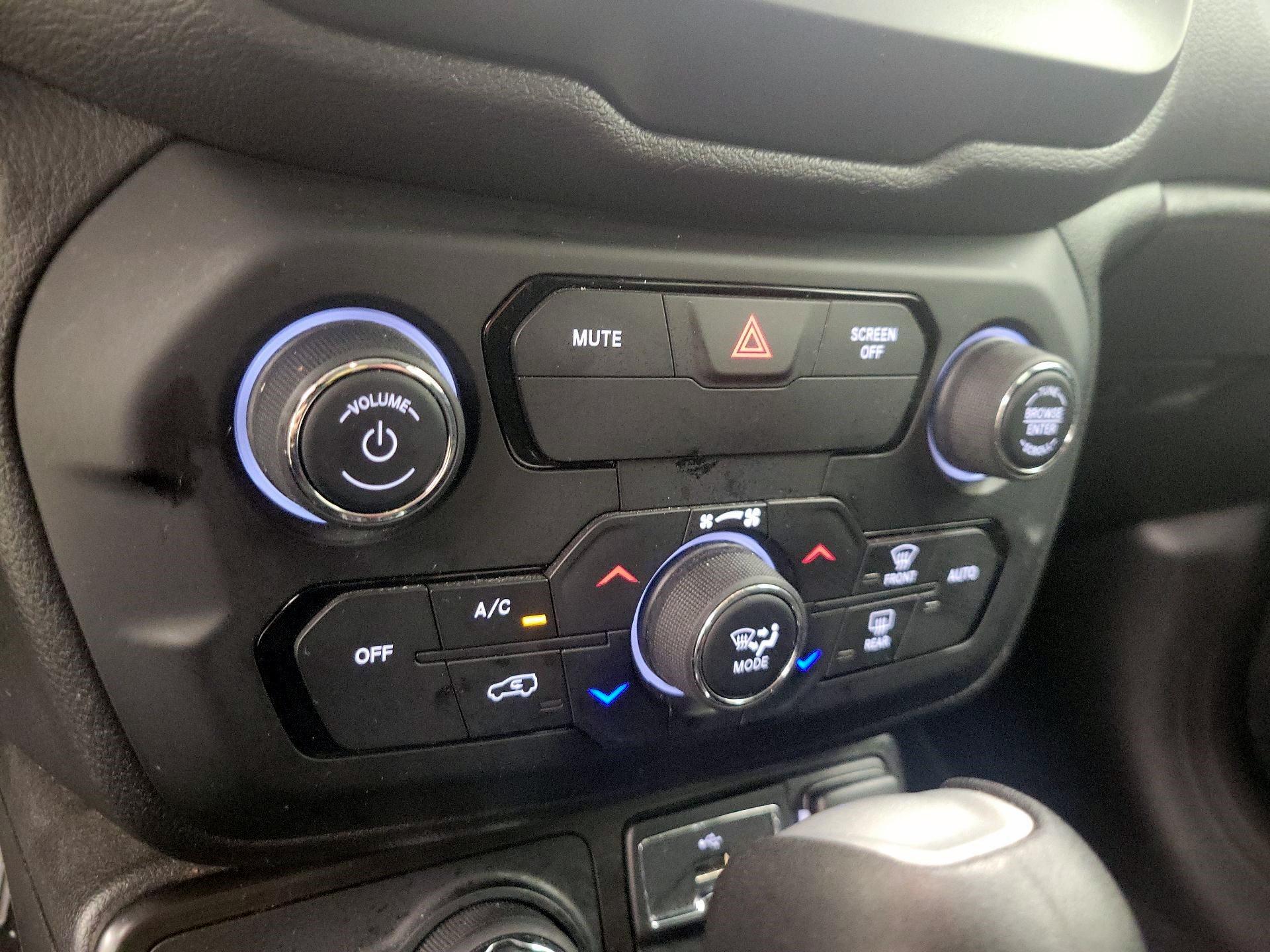 Thumbnail: 2020 Jeep Renegade - 16
