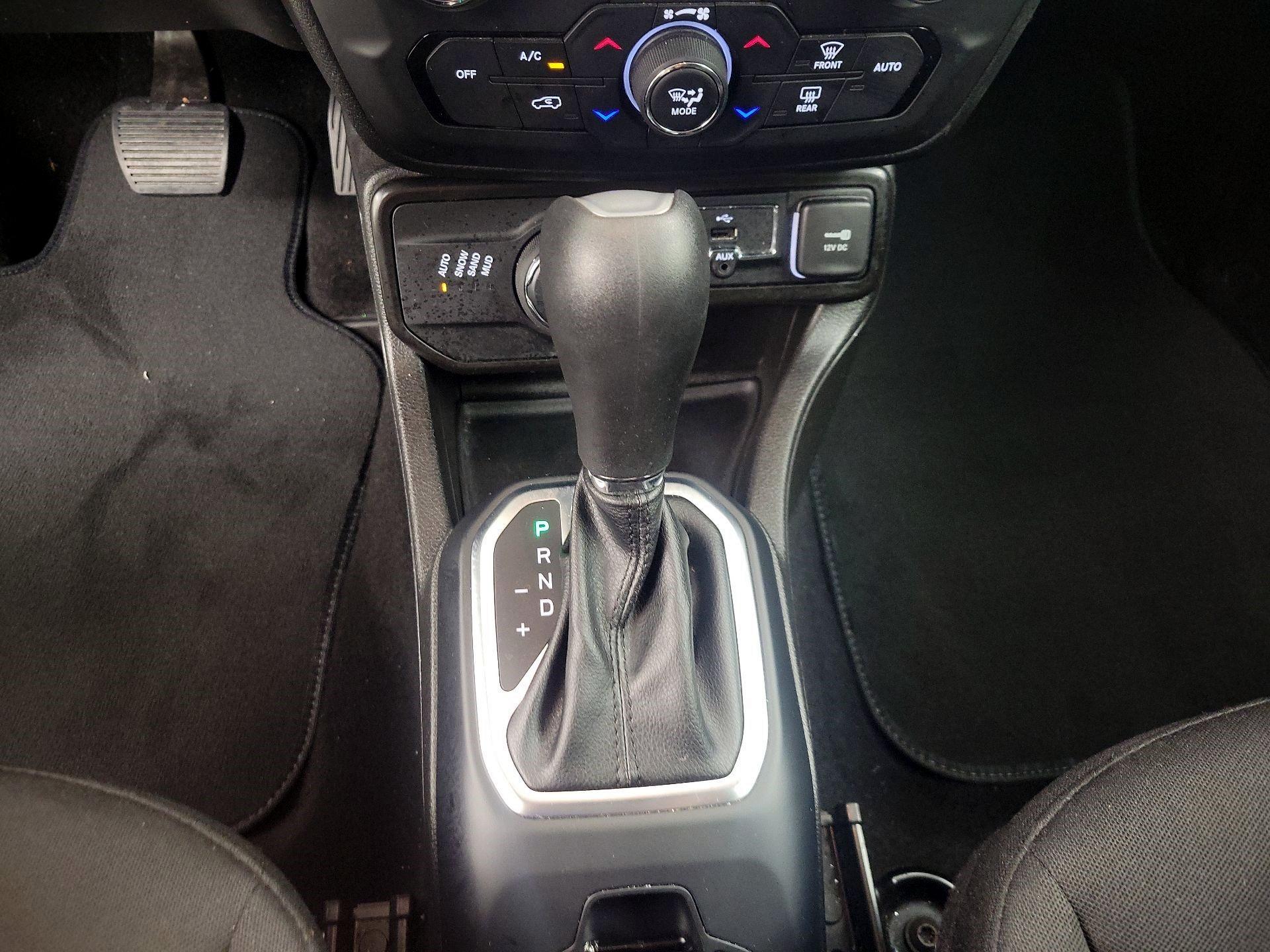 Thumbnail: 2020 Jeep Renegade - 17