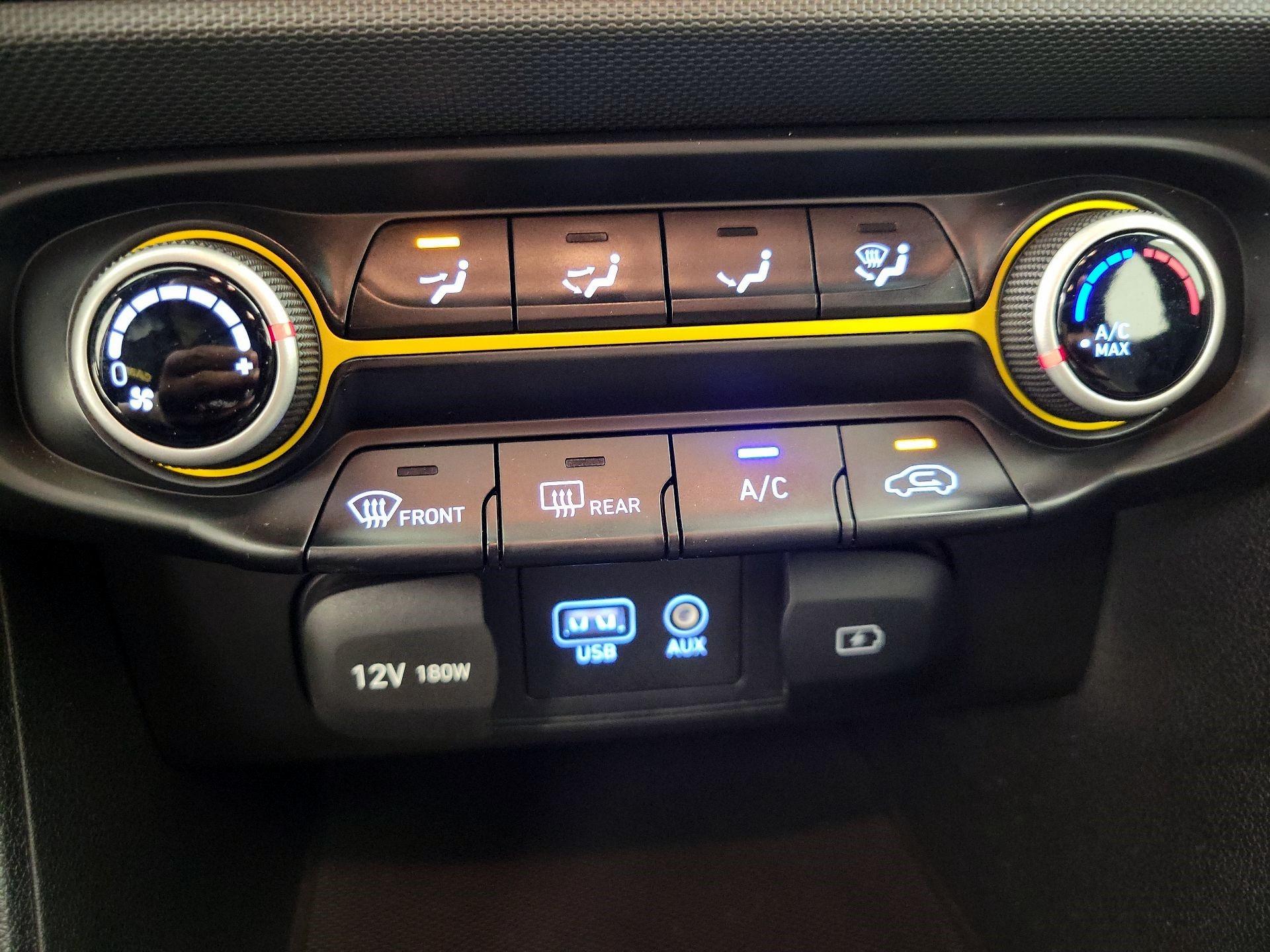 Thumbnail: 2019 Hyundai Veloster - 16