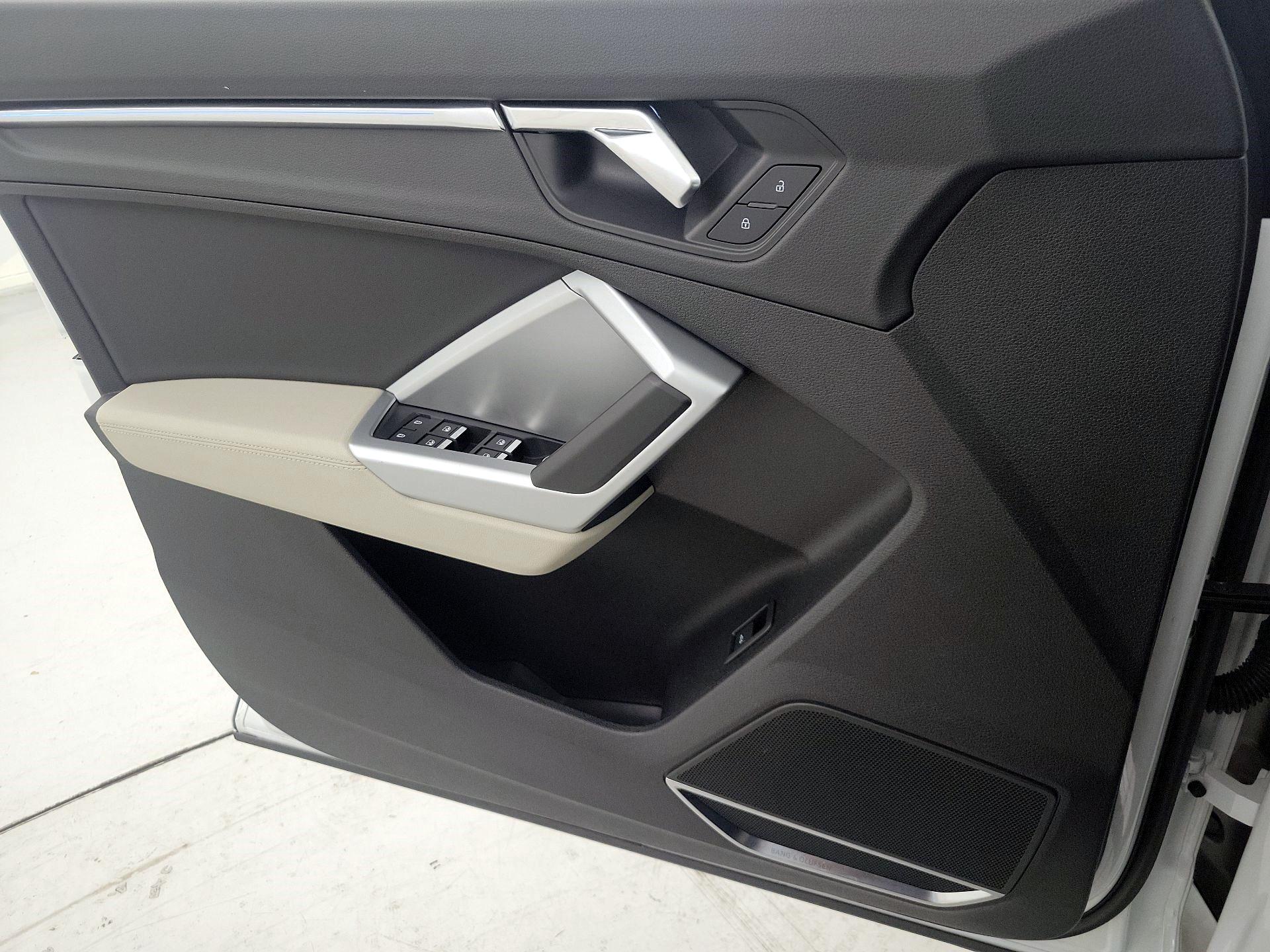 Thumbnail: 2020 Audi Q3 - 12