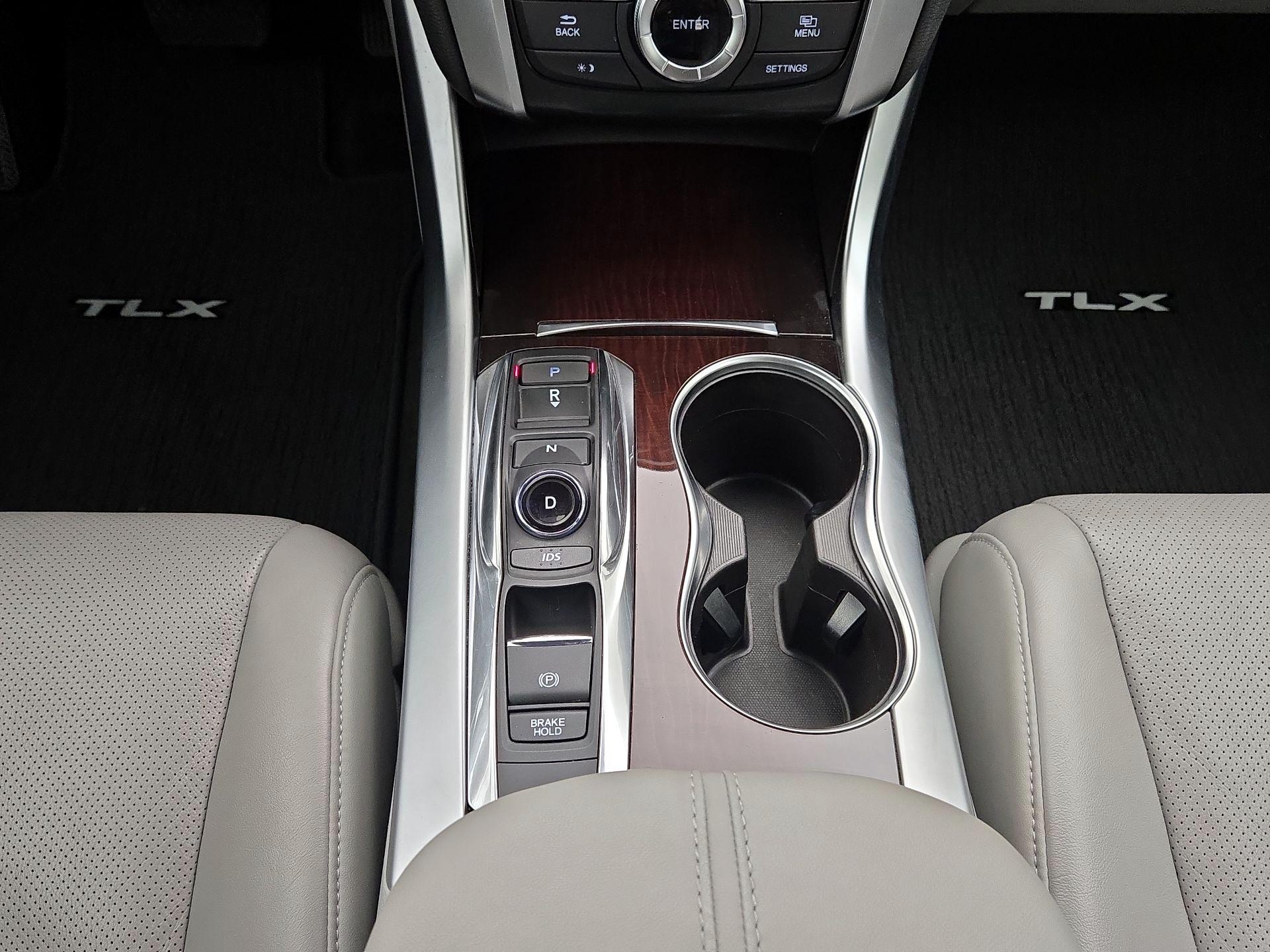 Thumbnail: 2015 Acura TLX - 18