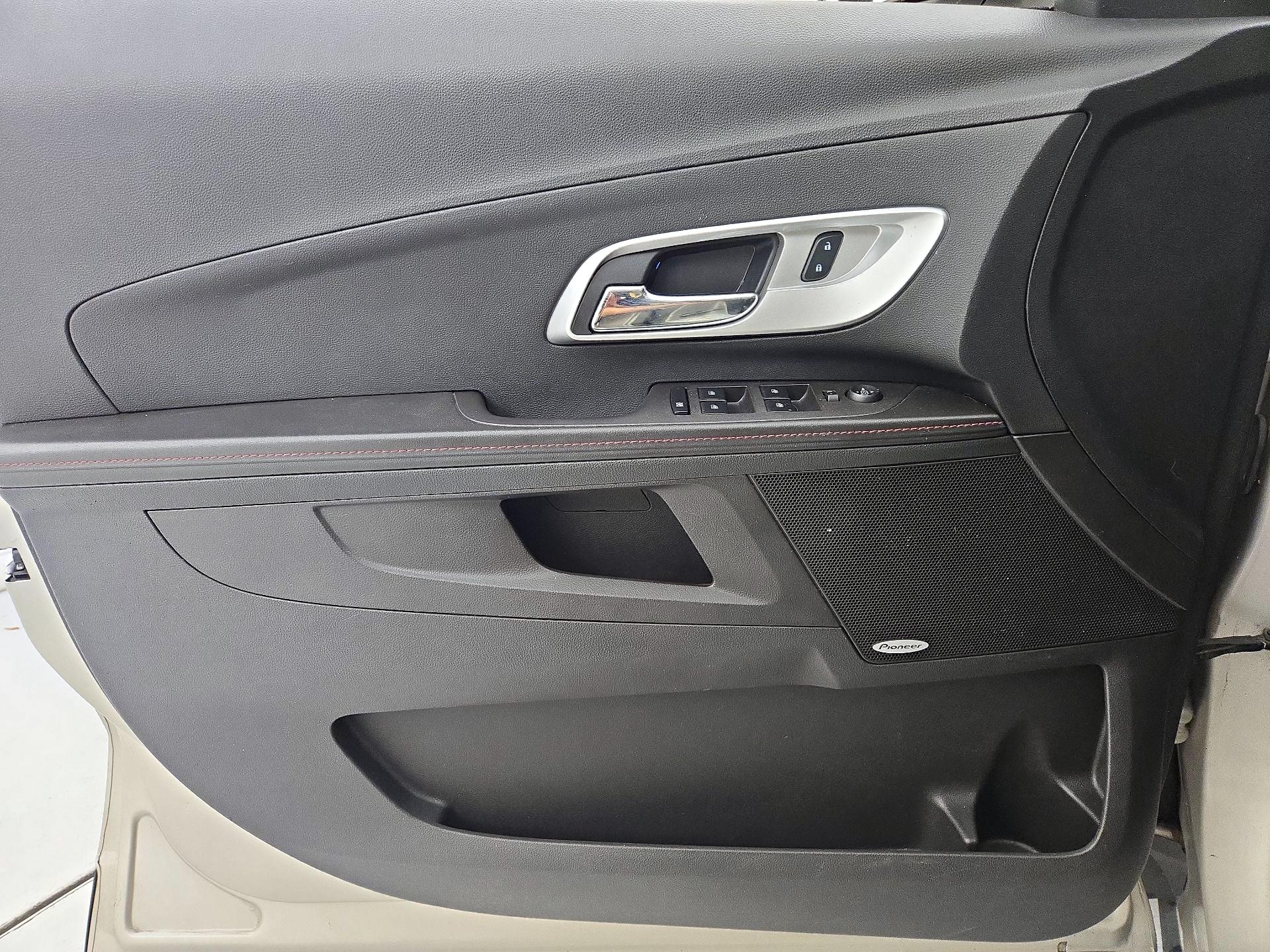 Thumbnail: 2015 Chevrolet Equinox - 12