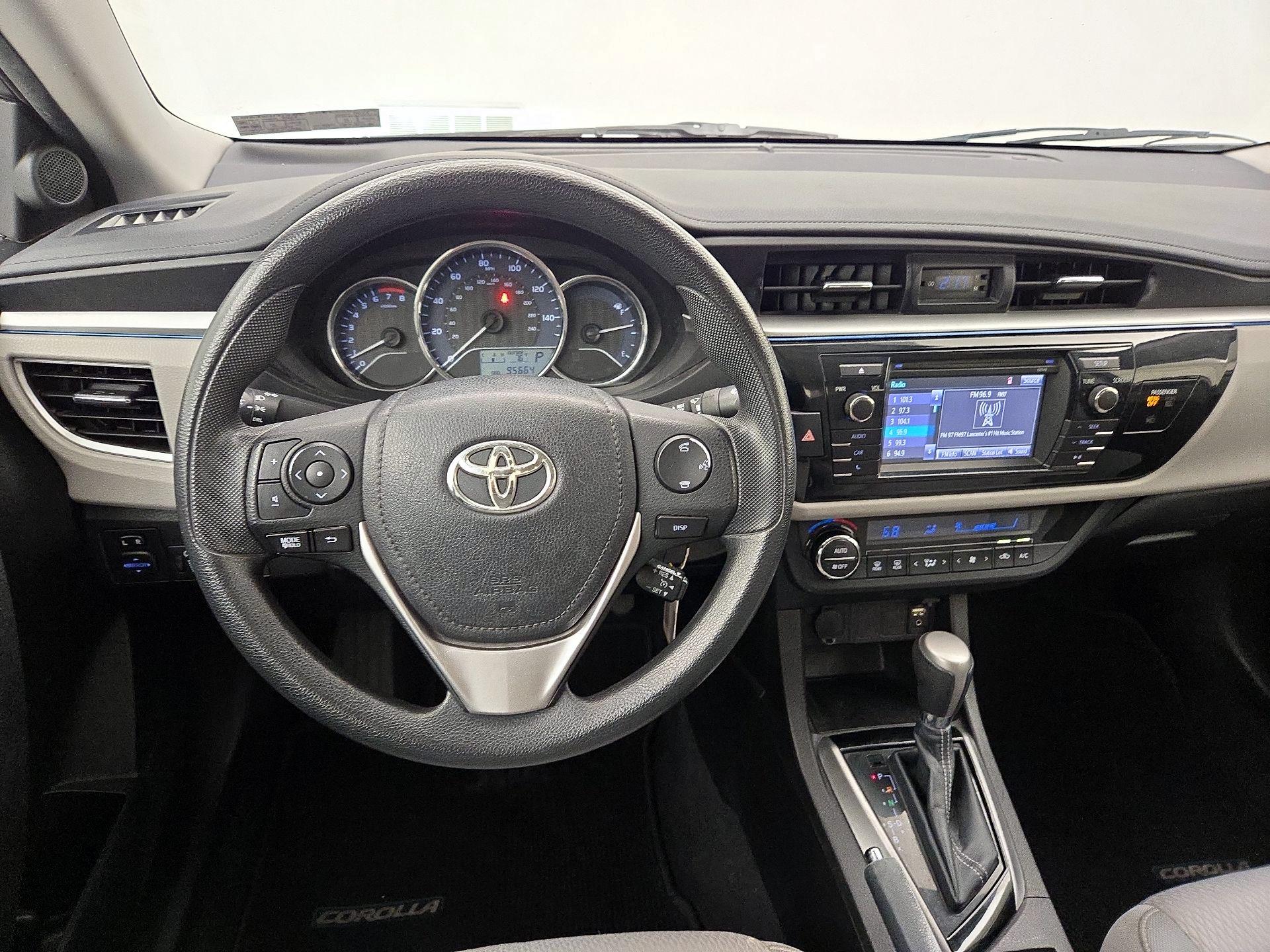 Thumbnail: 2015 Toyota Corolla - 10