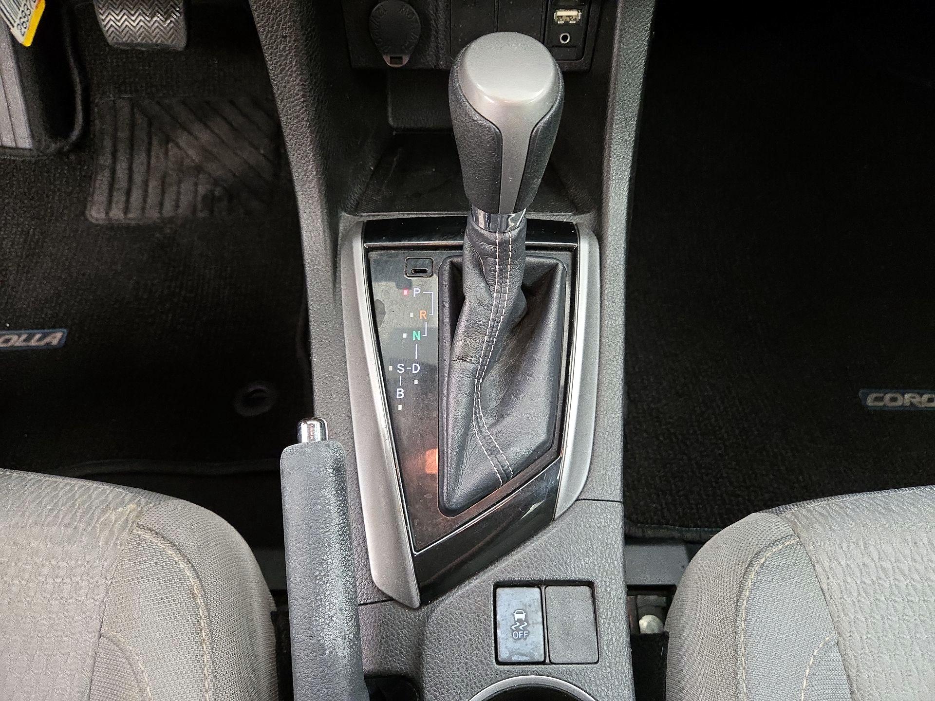 Thumbnail: 2015 Toyota Corolla - 17