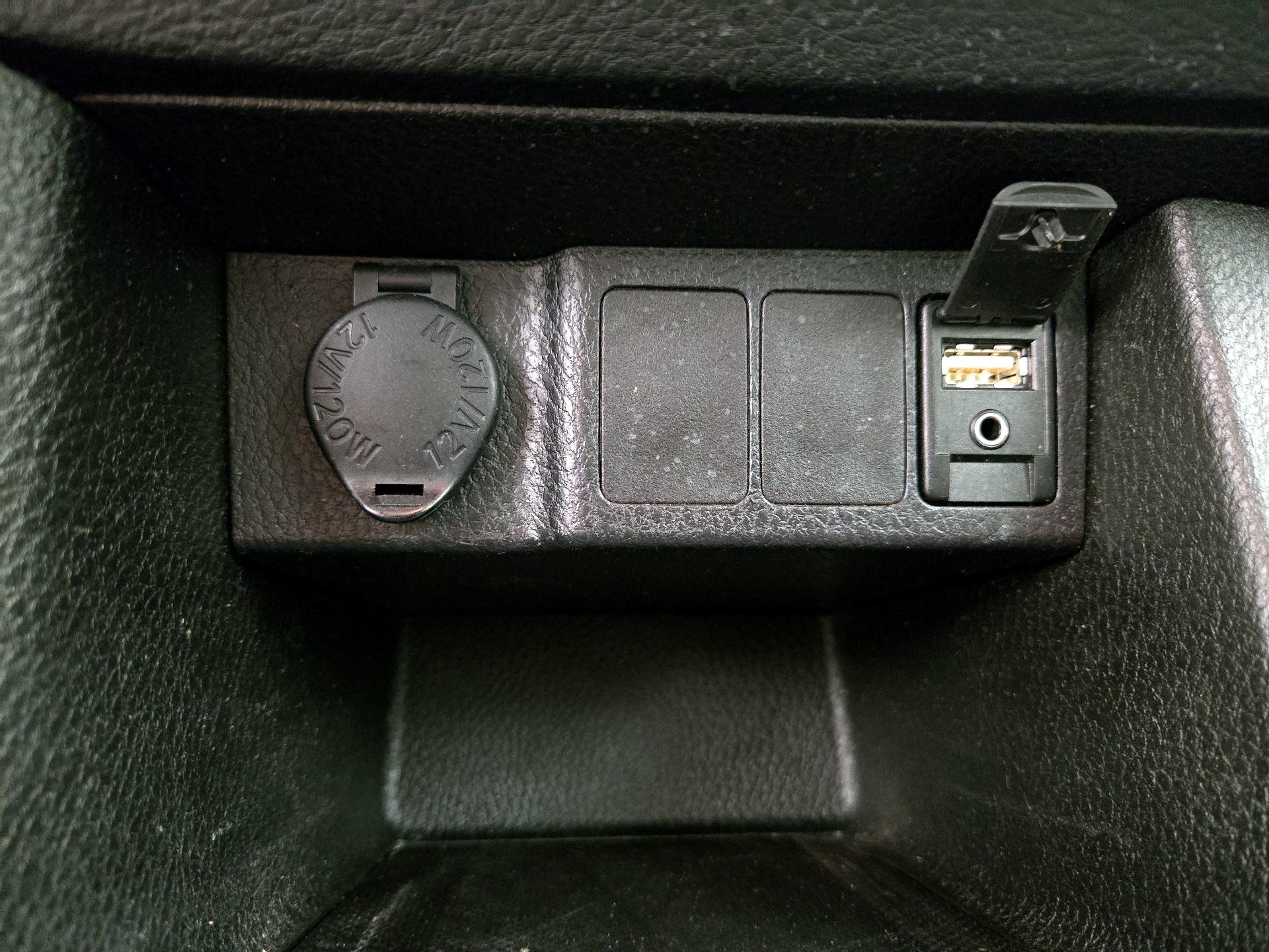 Thumbnail: 2015 Toyota Corolla - 18